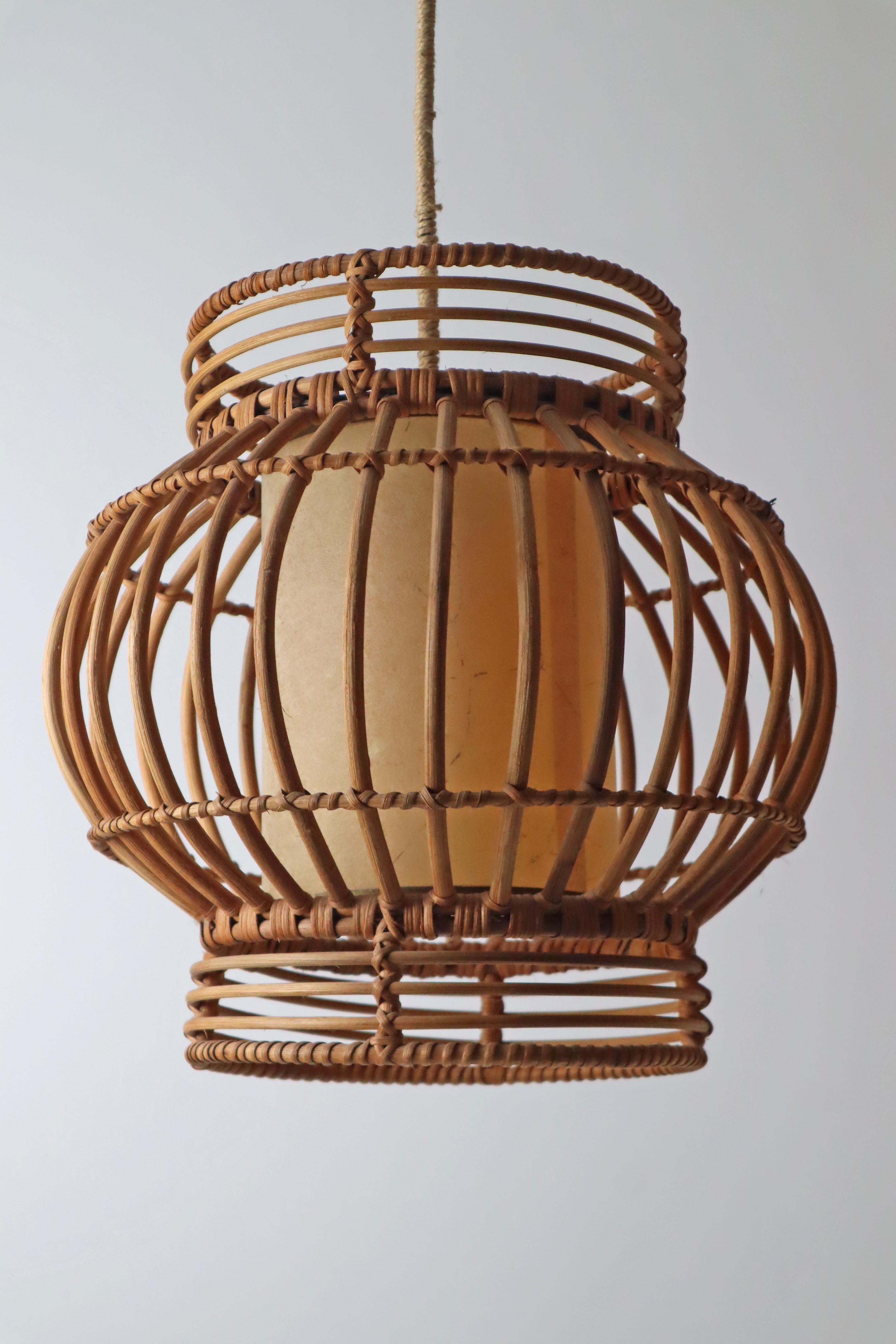 Fatto a mano Lampada a sospensione Global in salice e vimini, anni '60 in vendita