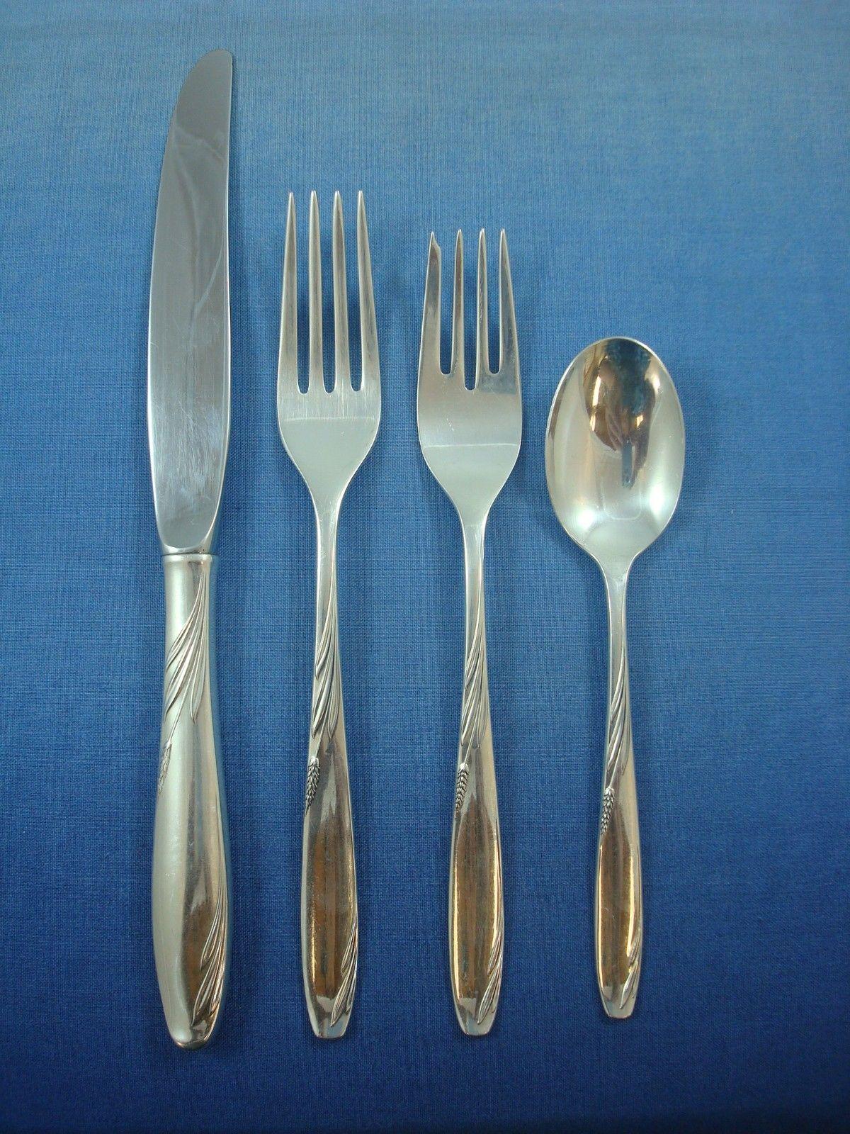 Willow by Gorham Sterling Silver Flatware Service for 12 Set 62 Pieces Wheat In Excellent Condition For Sale In Big Bend, WI