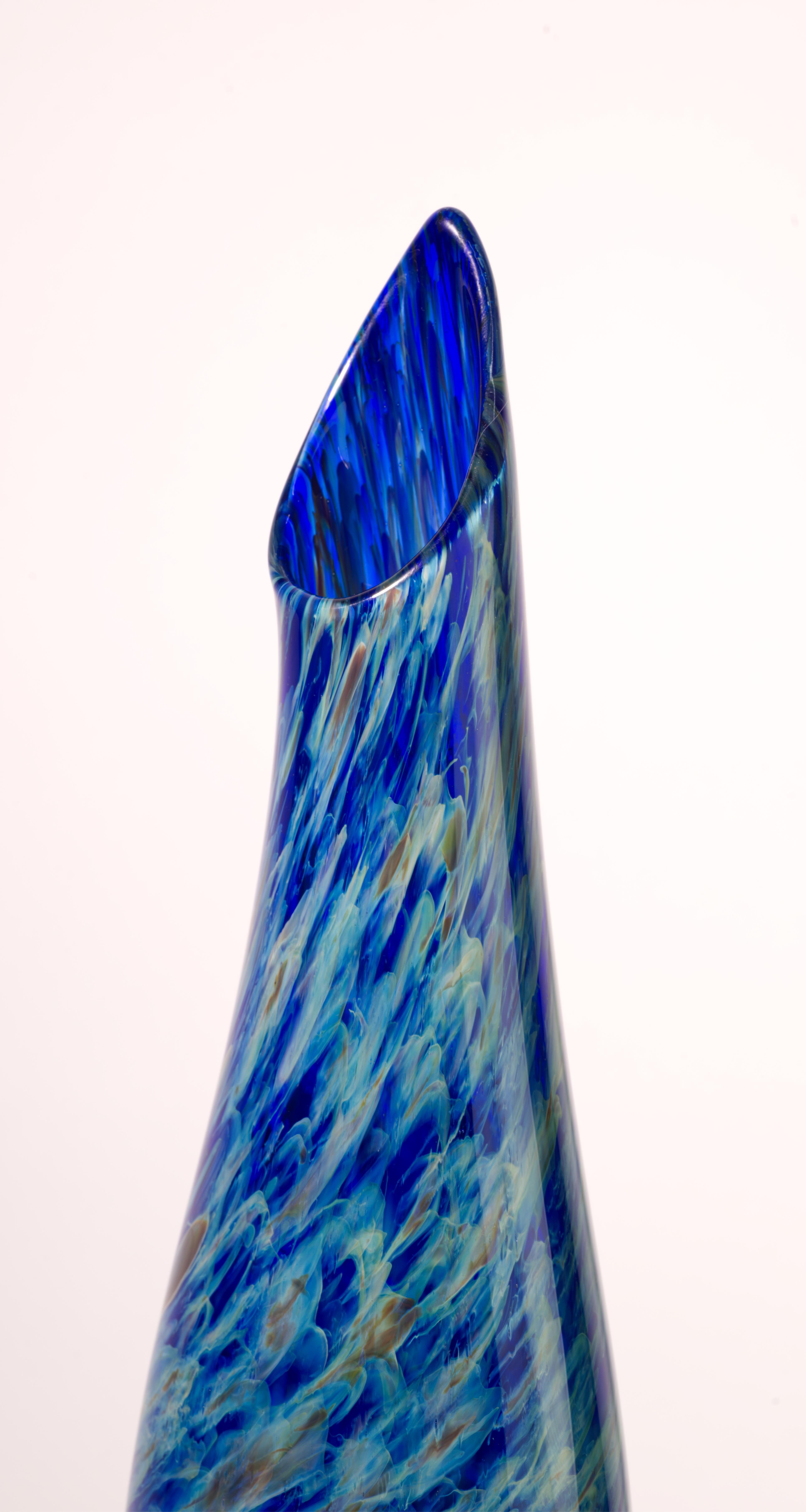 Willsea O'Brien Sculptural Vessel Vase, New York Art Studio Glass In Good Condition For Sale In Clifton Springs, NY
