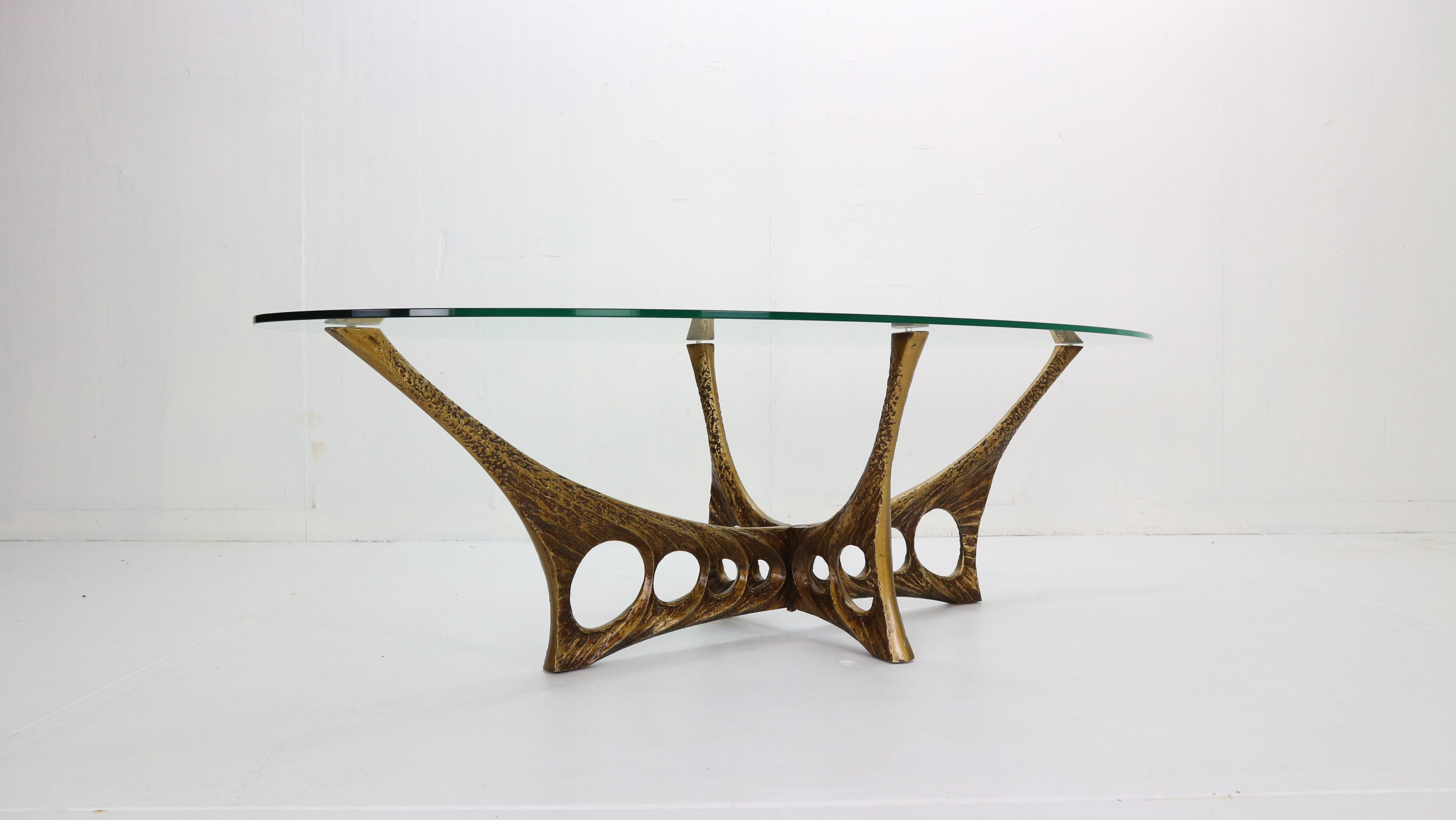 Willy Ceysens Brutalist Oval Glass and Bronze Coffee Table, 1965 Belgium In Good Condition In The Hague, NL