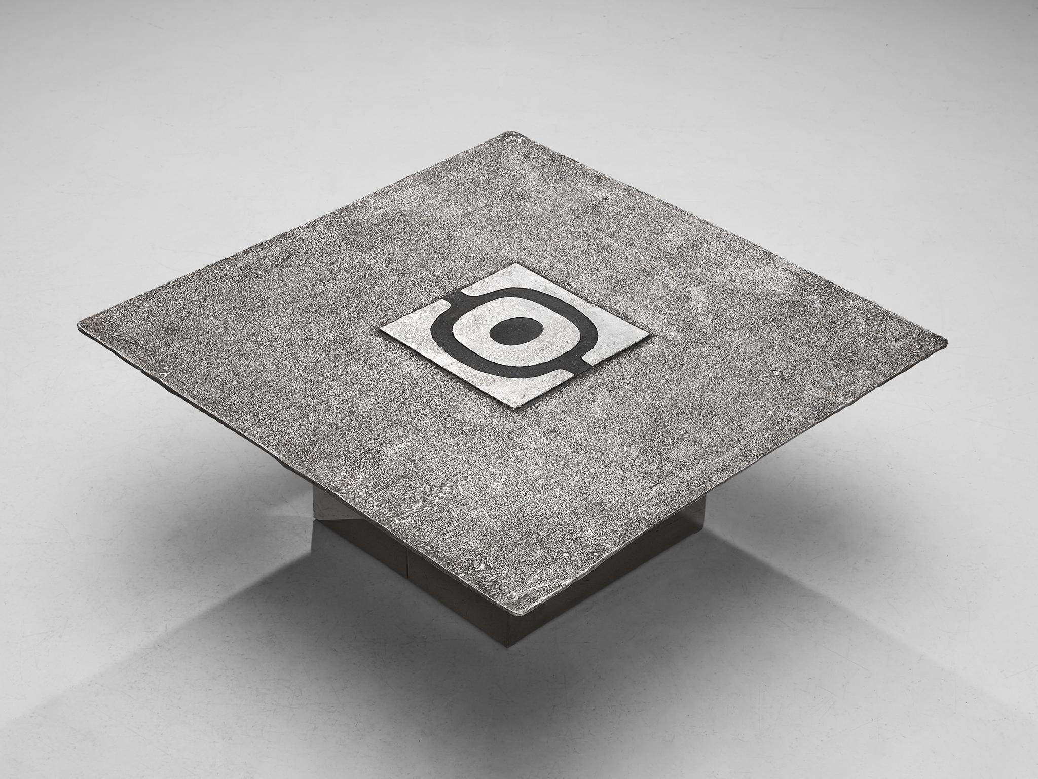 Willy Ceysens, coffee table, cast aluminum, Belgium, 1970s

Alluring coffee table designed by Willy Ceysens. This remarkable item is a true eye catcher with its outstanding cast aluminum exterior. The silver square tabletop with an eye-like
