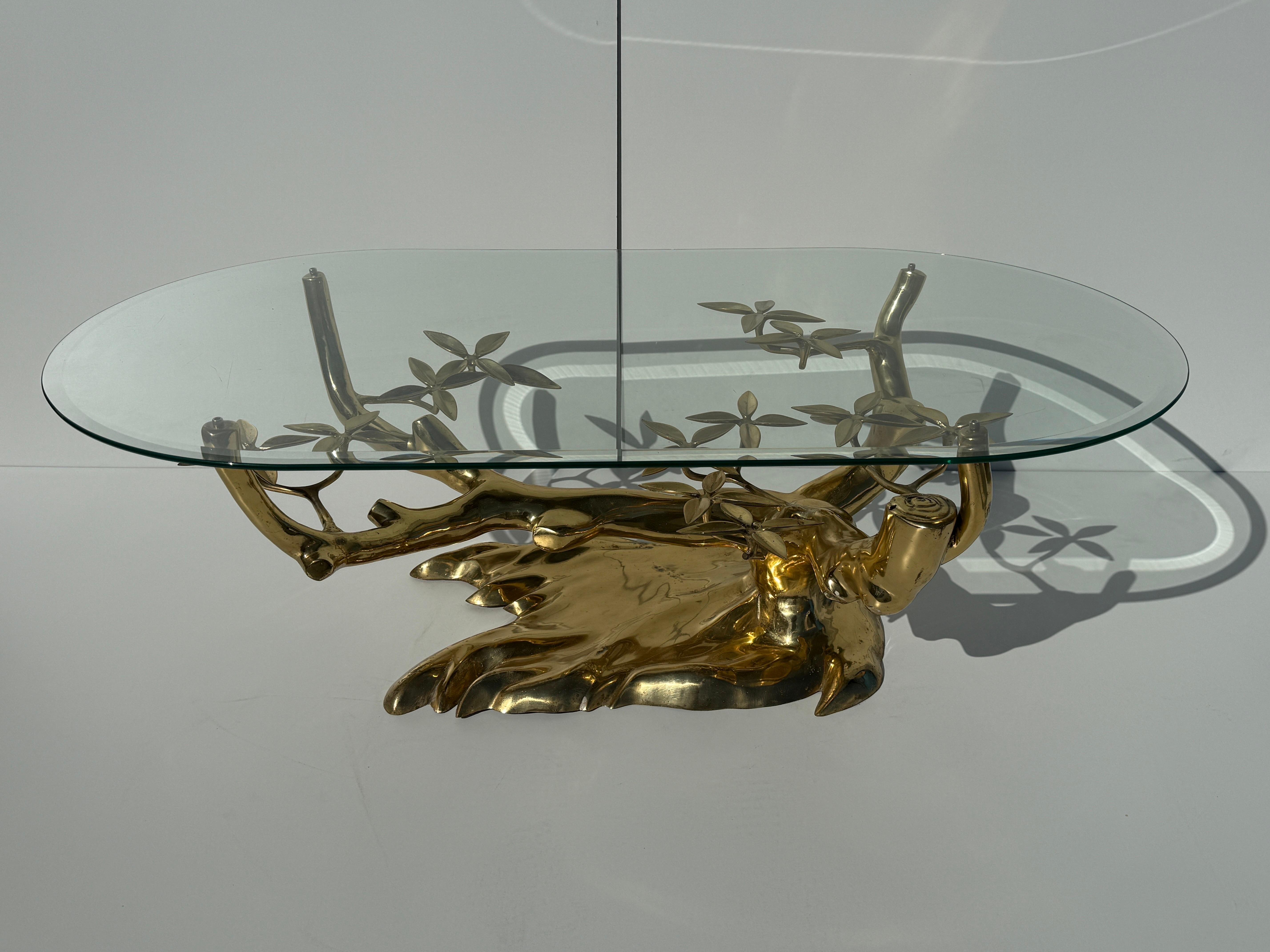 Hollywood Regency Tavolino con albero bonsai in ottone Willy Daro in vendita