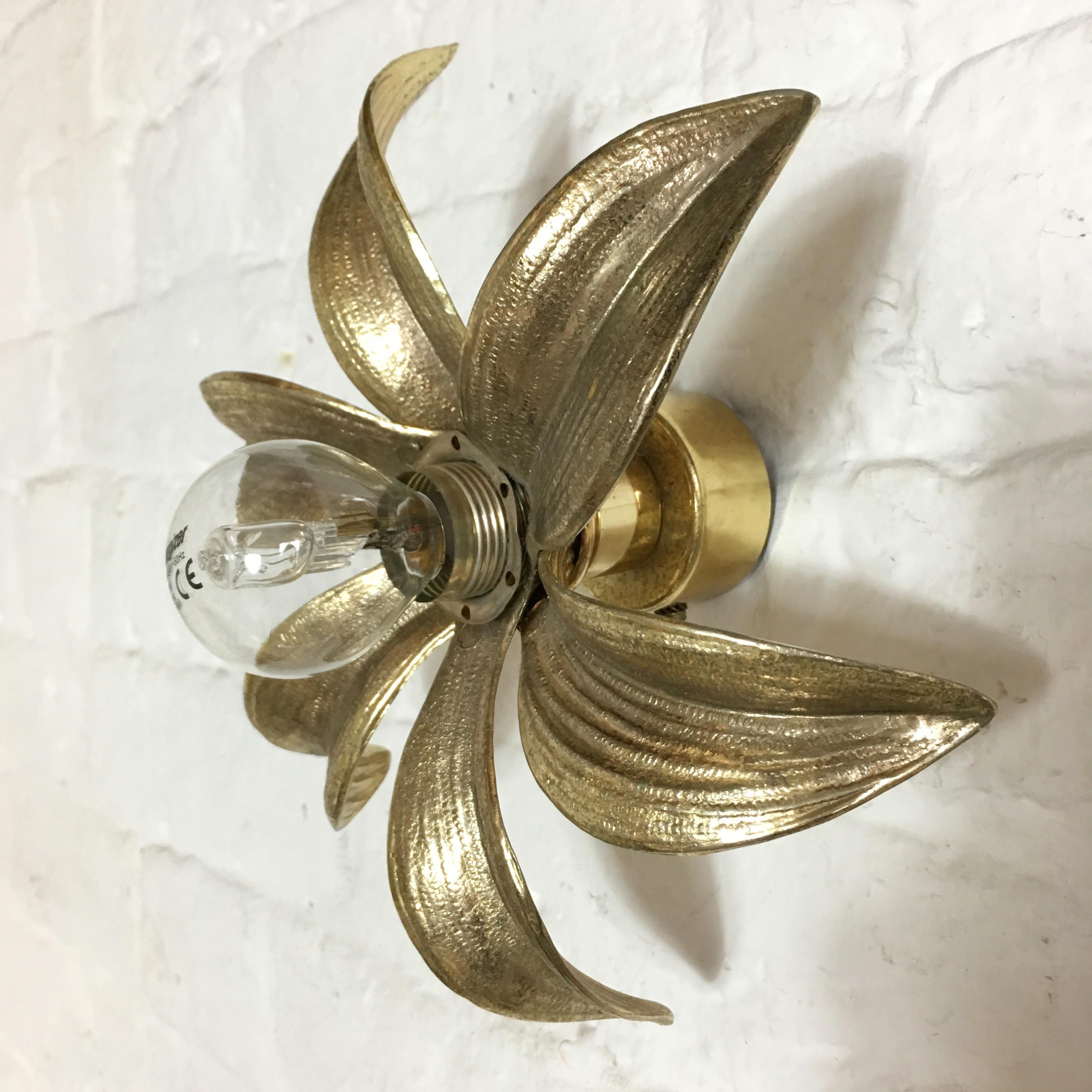 Willy Daro Flower Light For 'Massive' In Good Condition In Hastings, GB