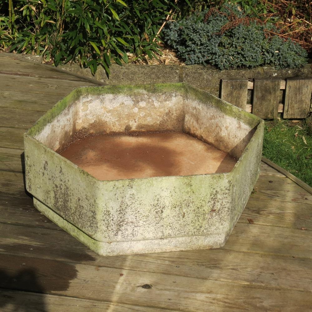 Willy Guhl 1970s Garden Planter Hexagonal Shape In Good Condition In Stow on the Wold, GB
