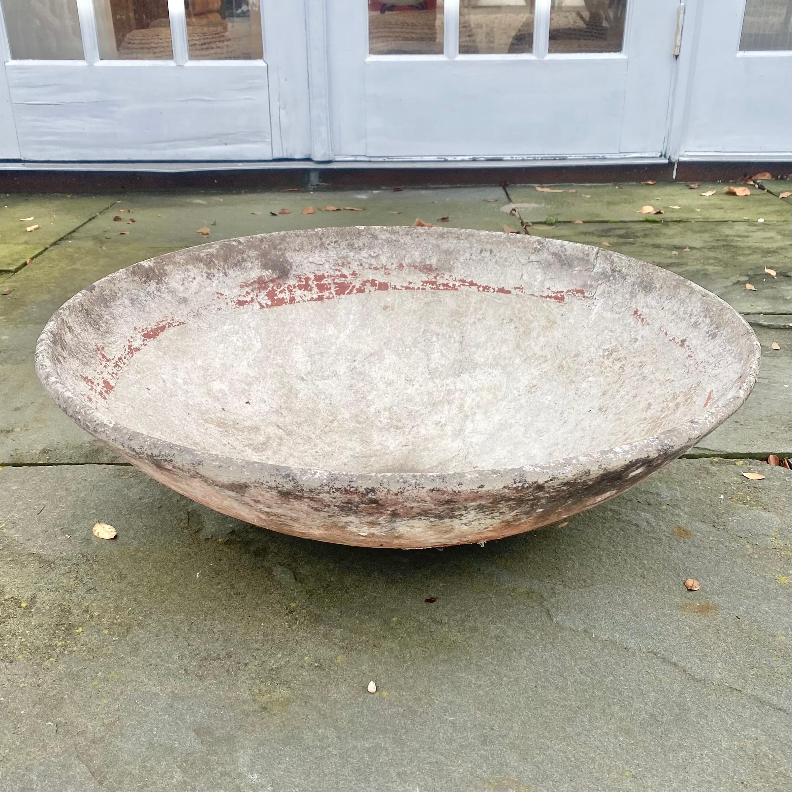 Mid-Century Modern Bol en béton Willy Guhl 23