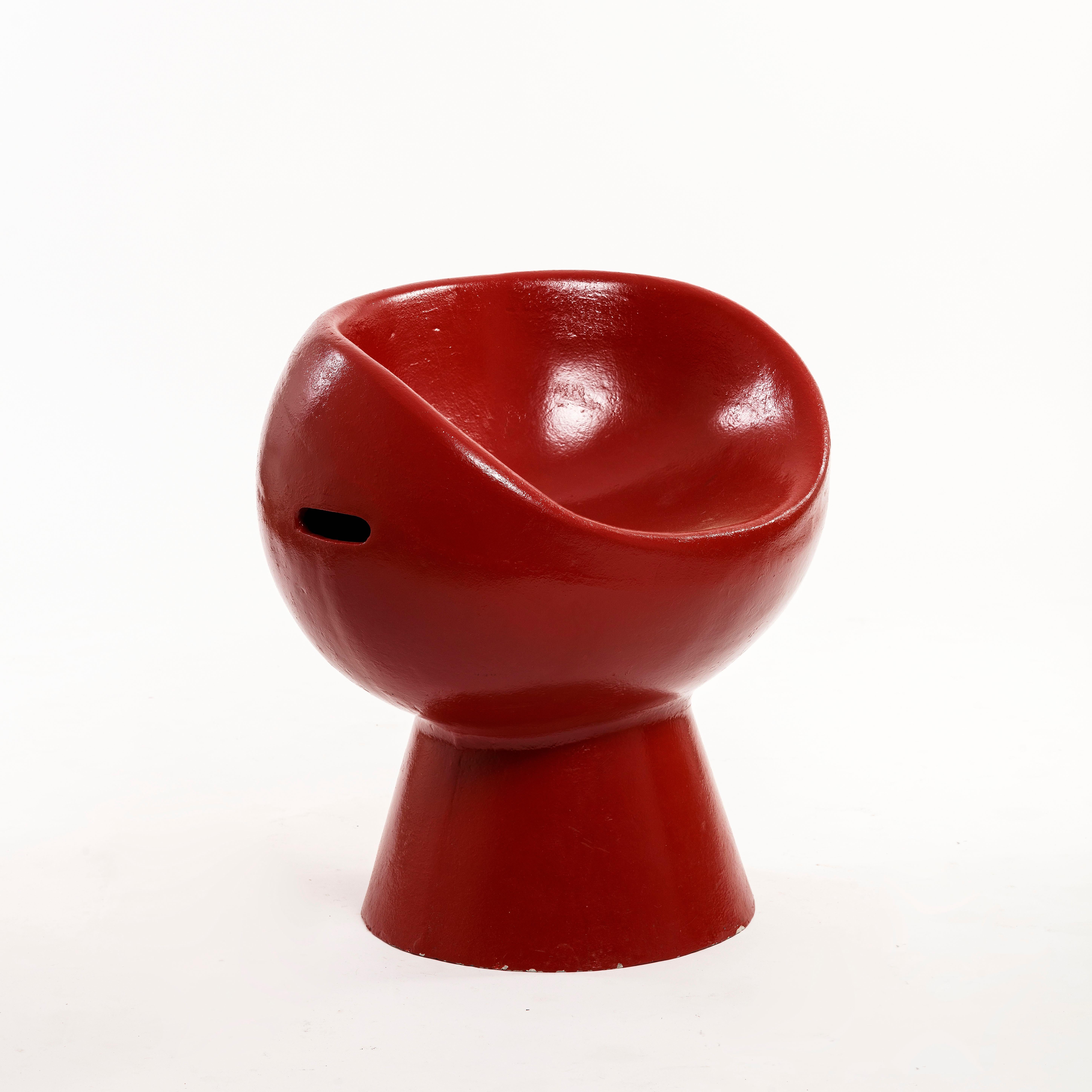 Extremely rare iconic pod chair attributed to Willy Guhl, Many experts agree that this Pod Chair is actually the work of Robert Pansart, better known for his mirrors than for this magnificent chair. 
Whatever it is, we are dealing here with a