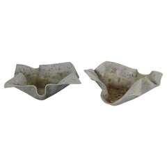 Willy Guhl "Biasca" Elephant Ear/ Hourglass Concrete Planters, Switzerland 1954