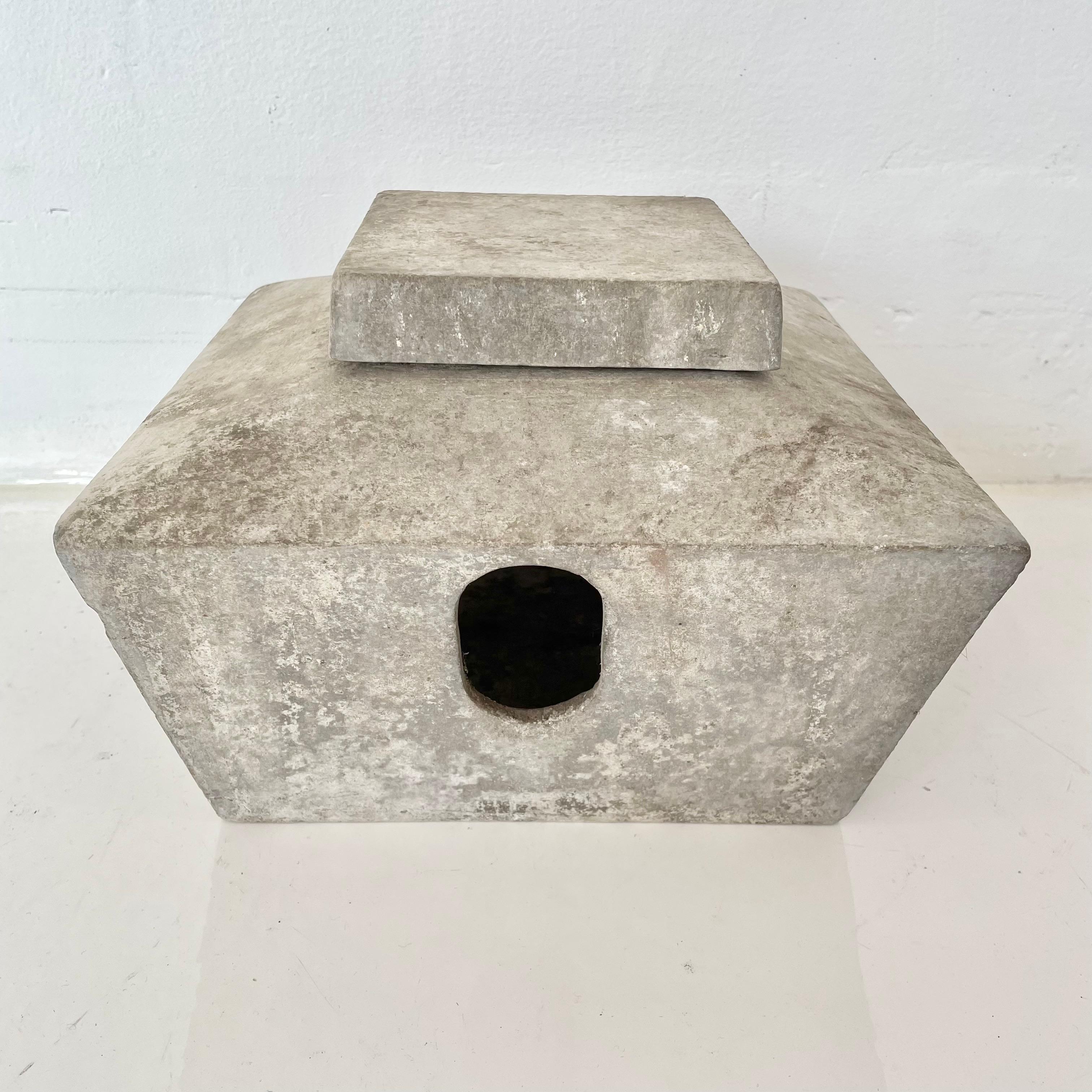 Authentic concrete Willy Guhl bird house with four windows and a removable lid. Would be great for succulents or flowers as well. Would also illuminate beautifully with a candle inside. Extremely unusual and collectible piece of Willy Guhl.


 
