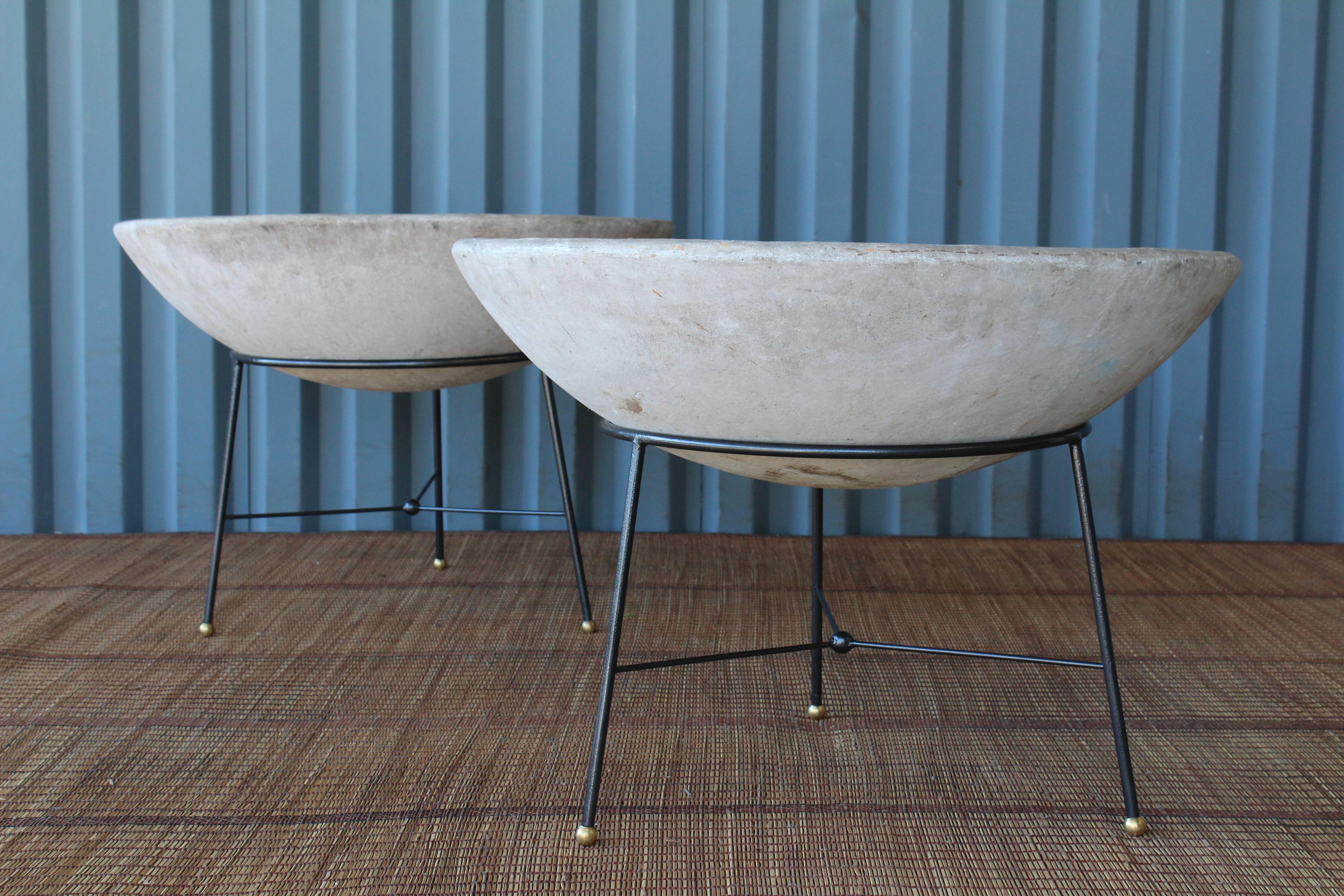 Willy Guhl Cement and Fiberglass Planter, Switzerland, 1950s In Excellent Condition In Los Angeles, CA