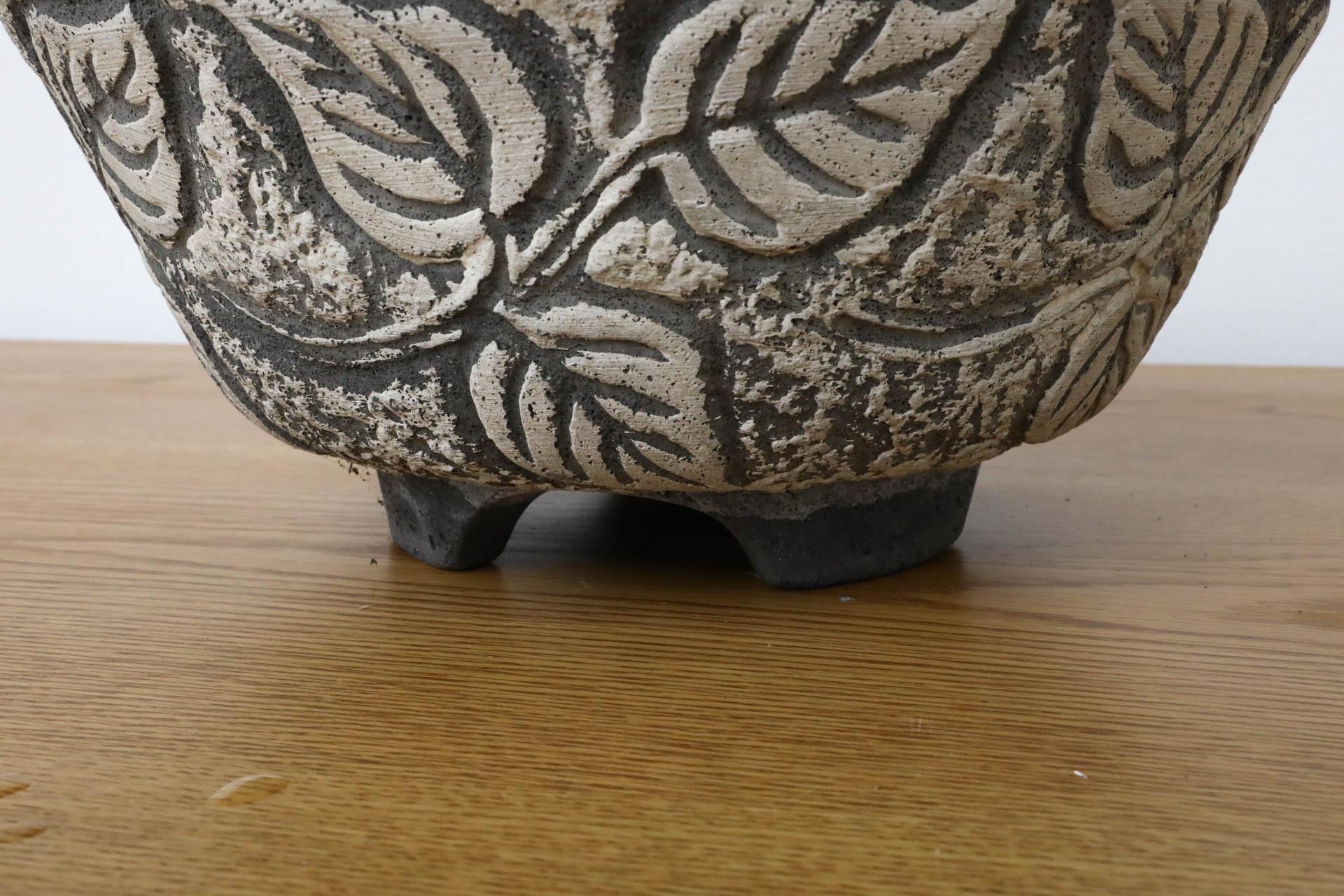 Willy Guhl Style Cement Planter with Ivy Pattern 1