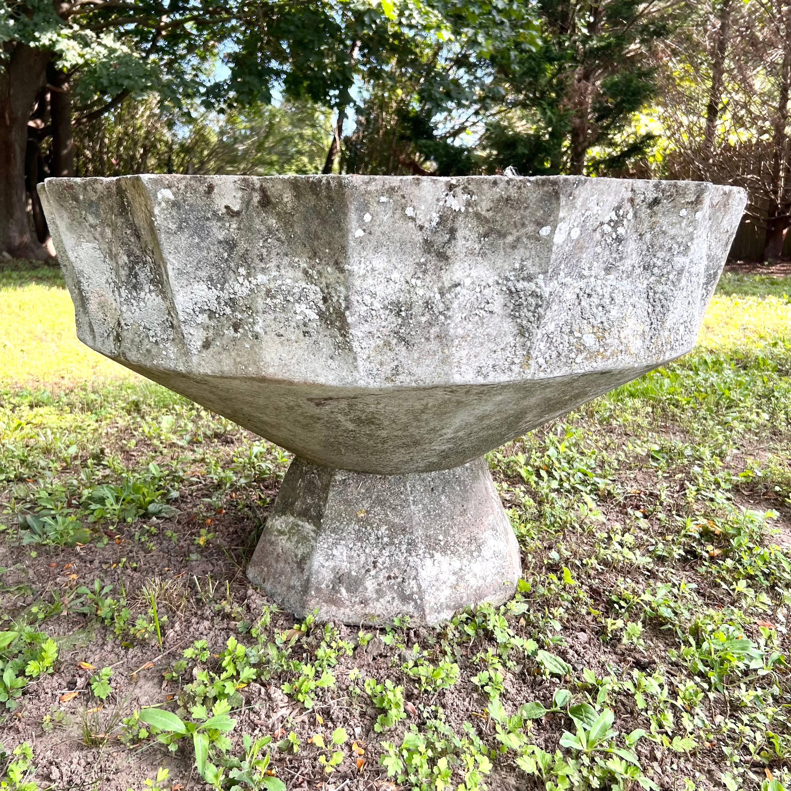 Willy Guhl Colossal Chalice Planter, 1960s Switzerland In Good Condition In Los Angeles, CA