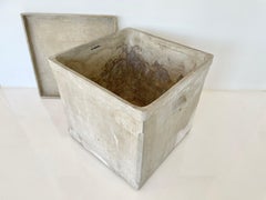 Caja de hormigón Willy Guhl con tapa