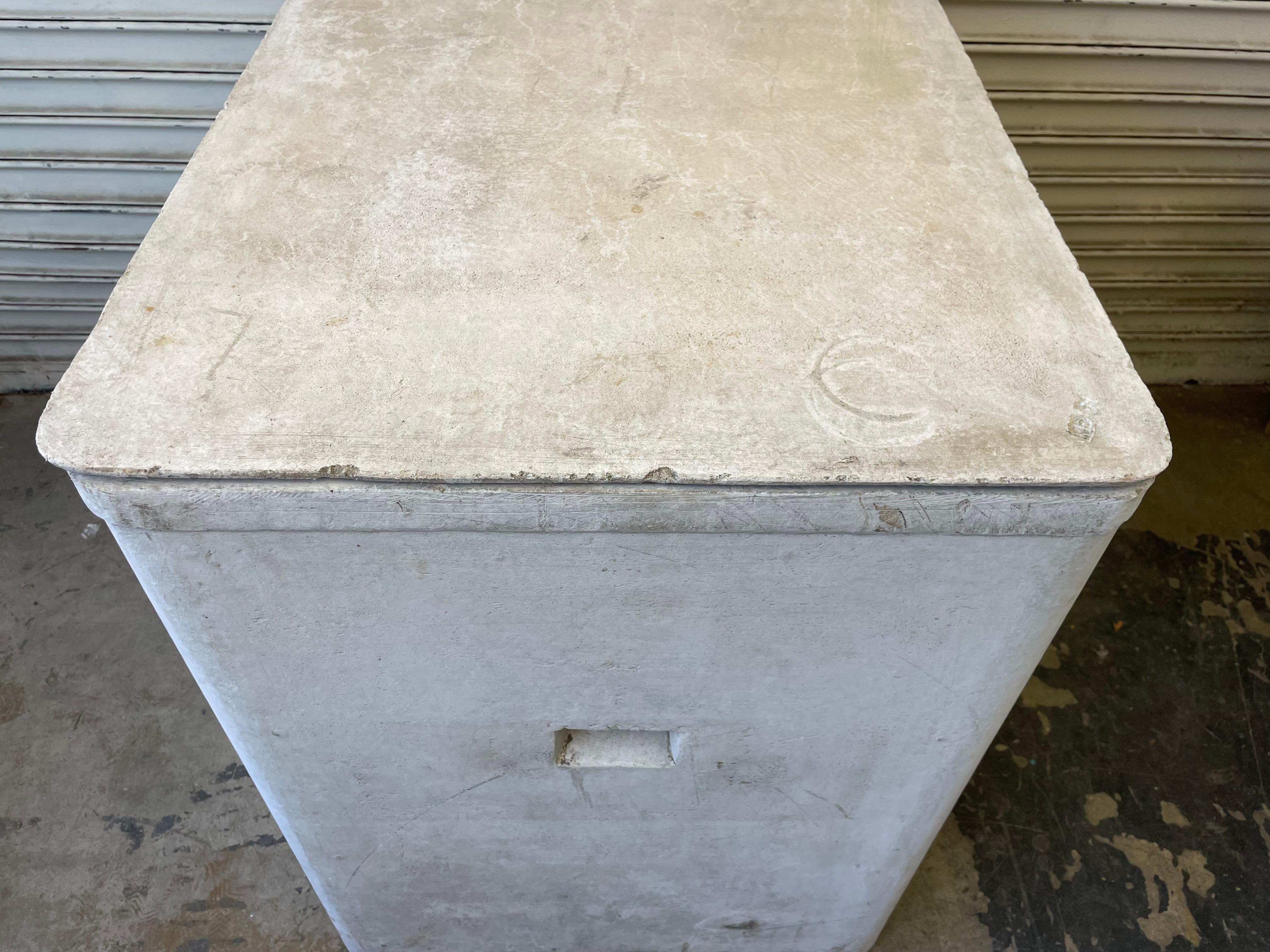 Willy Guhl Concrete Box with Lid In Good Condition In Los Angeles, CA