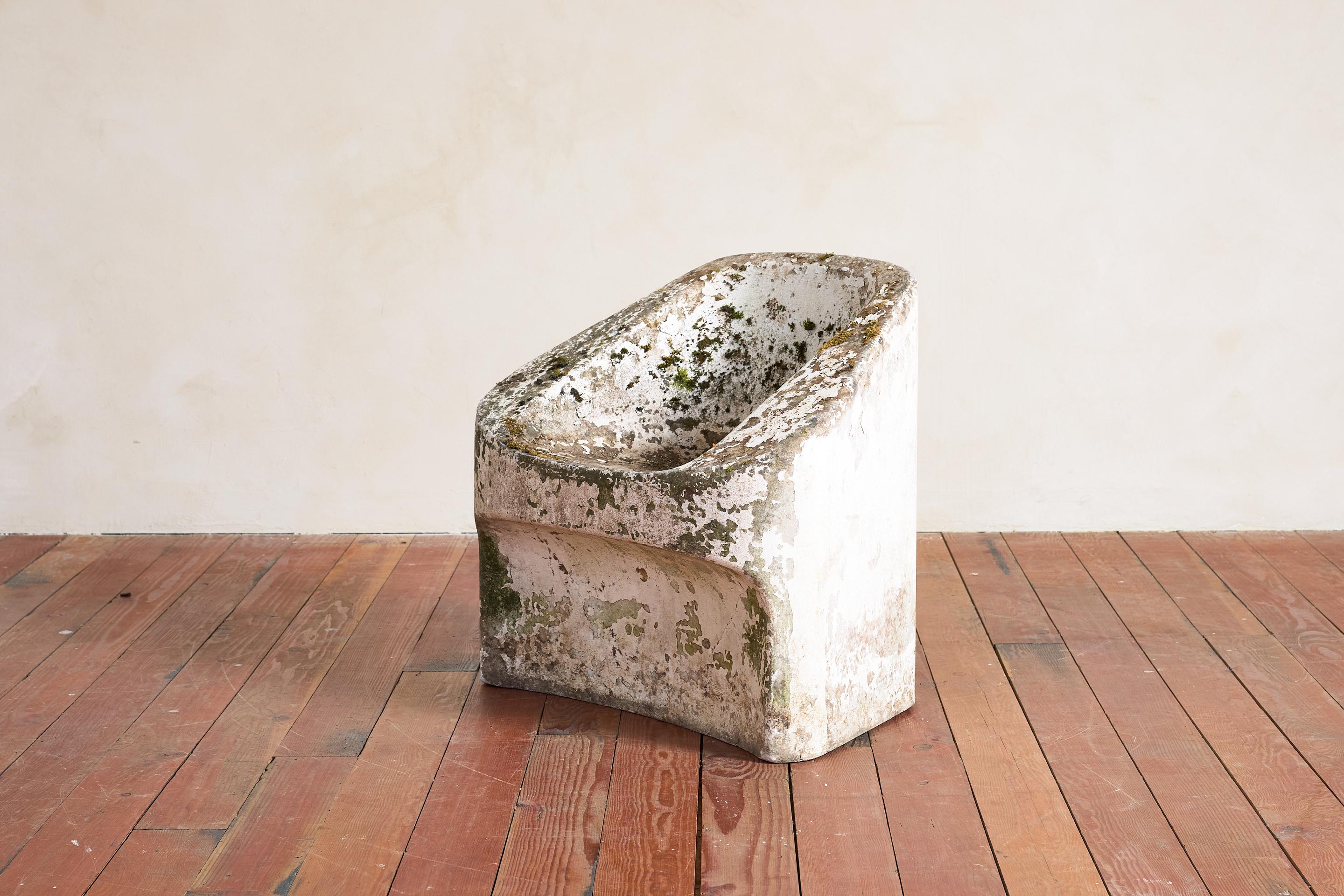 Willy Guhl chair with cubed angular shape and wide seat. 

Fantastic aged patina with natural grown moss

Imperfectly perfect for any outside garden

