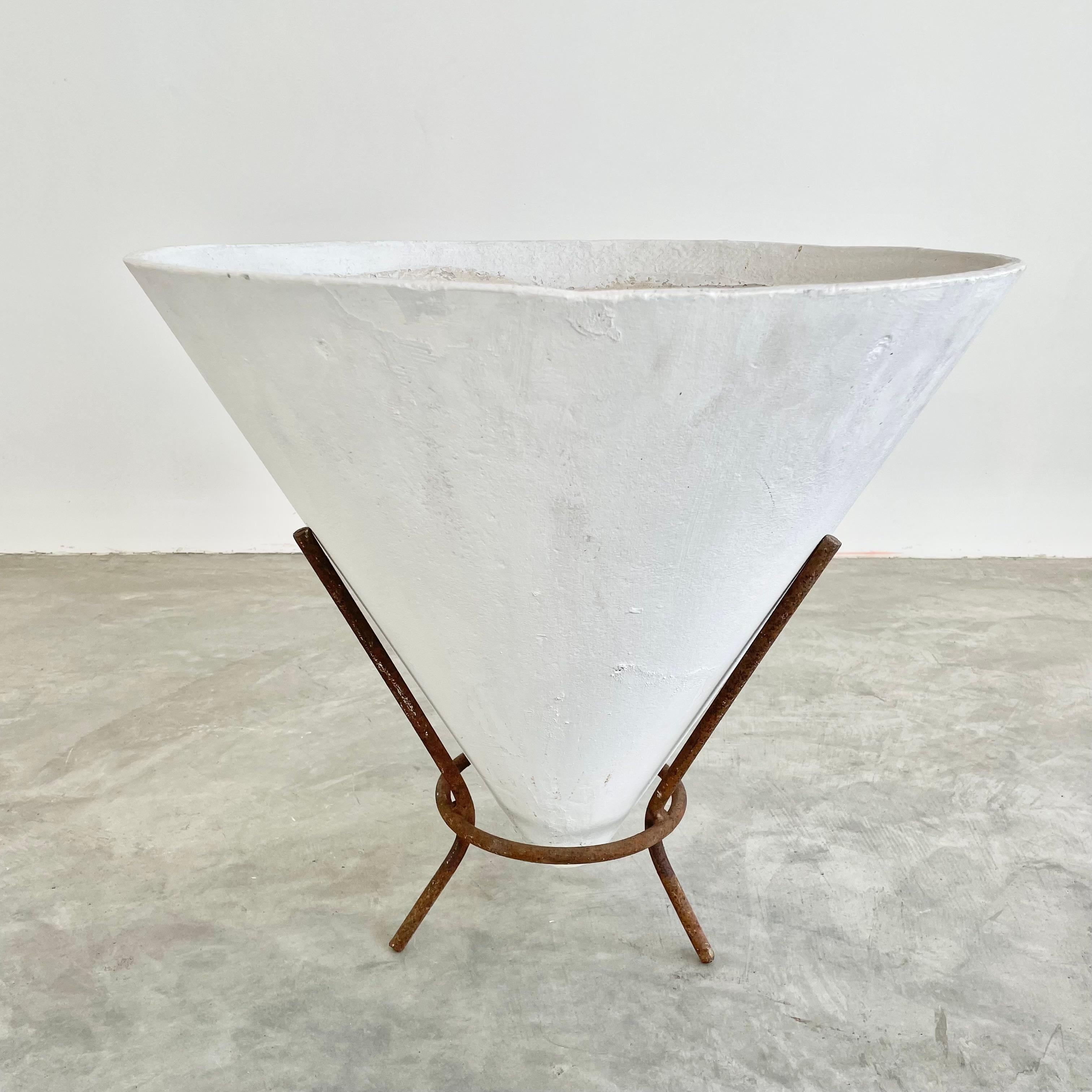 Swiss Willy Guhl Concrete Cone Planter on Iron Stand, 1960s Switzerland For Sale