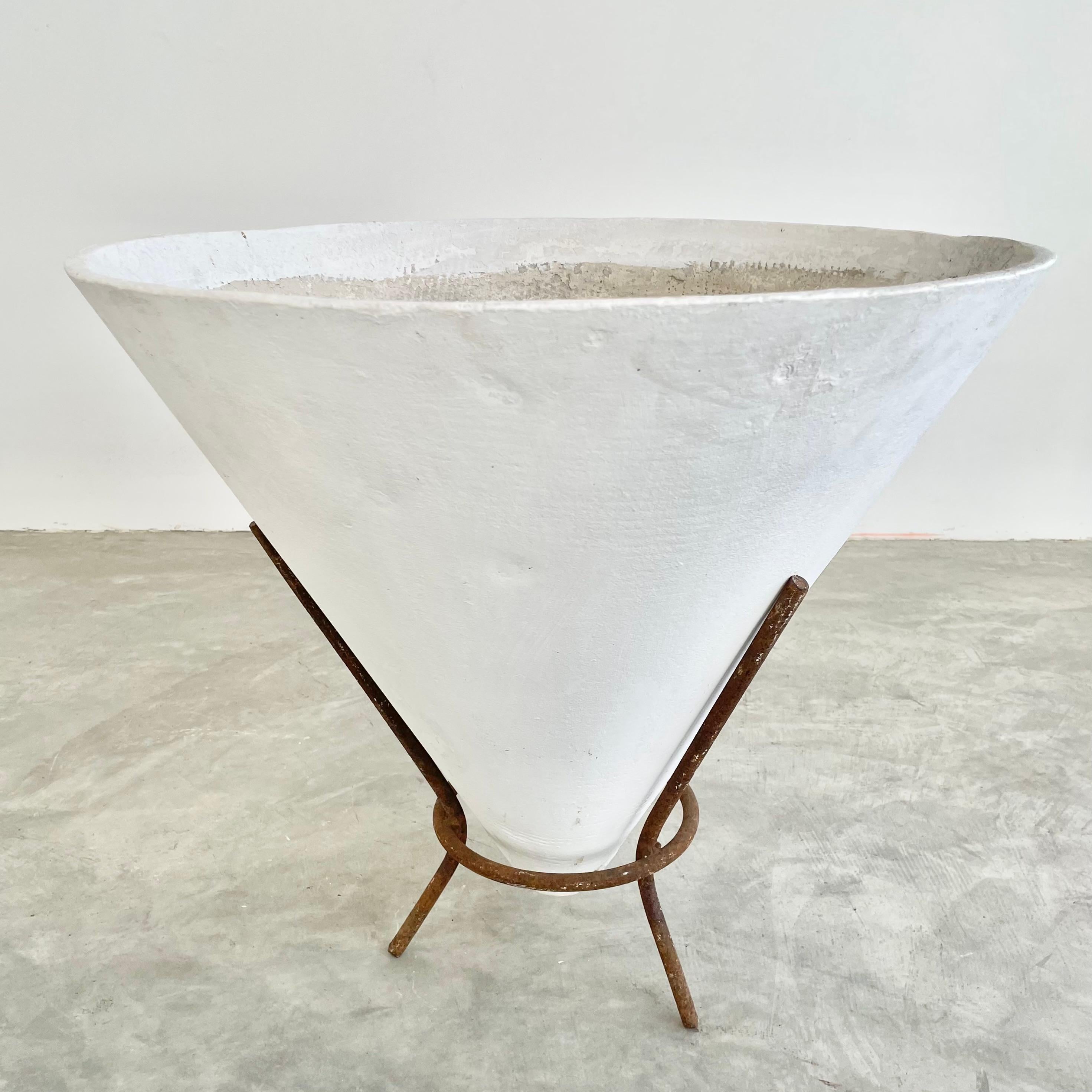 Mid-20th Century Willy Guhl Concrete Cone Planter on Iron Stand, 1960s Switzerland For Sale