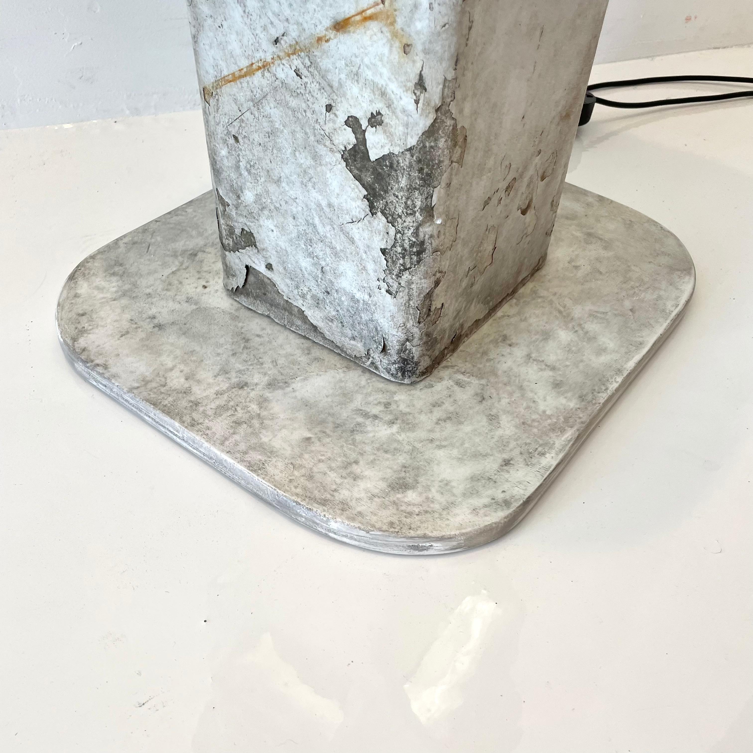 Table d'appoint en béton éclairée Willy Guhl, Suisse, années 1960 en vente 11