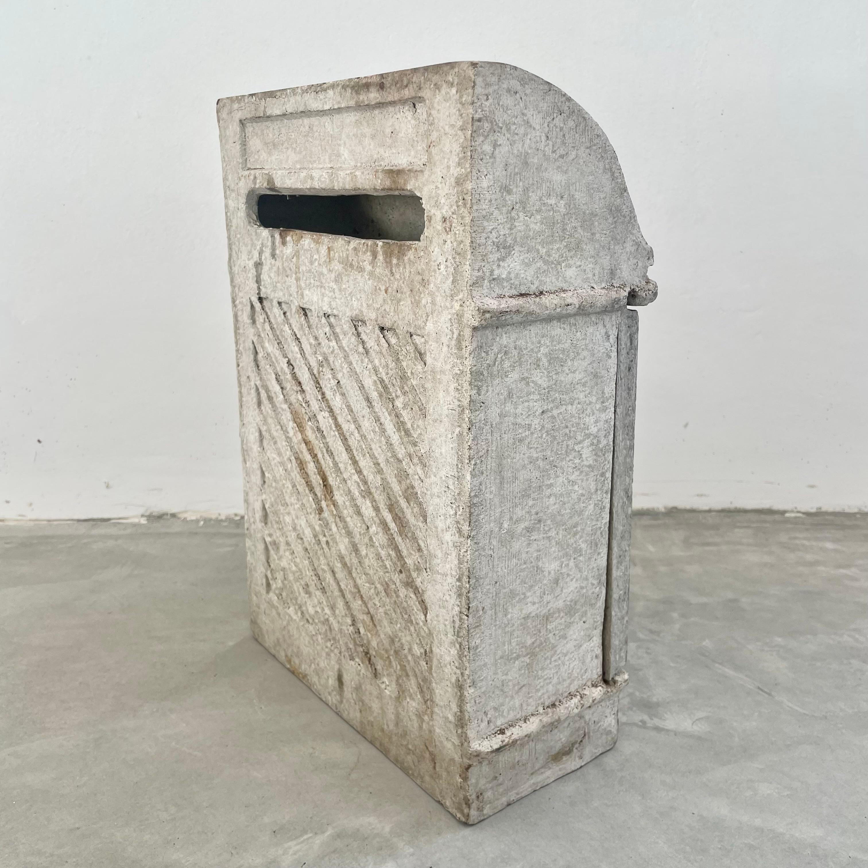precast concrete mailbox base