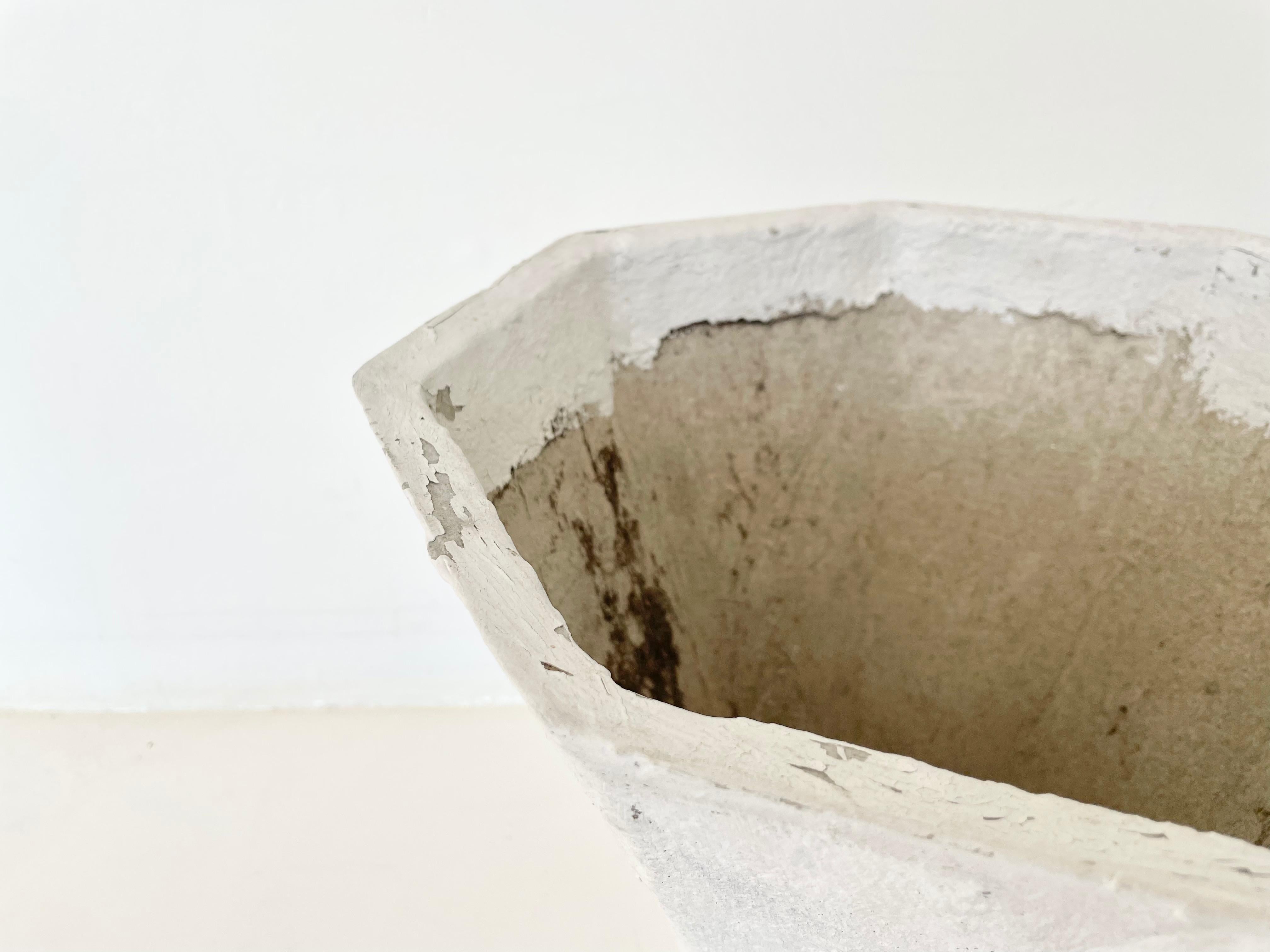 Ciment Vase octogonal Willy Guhl en vente