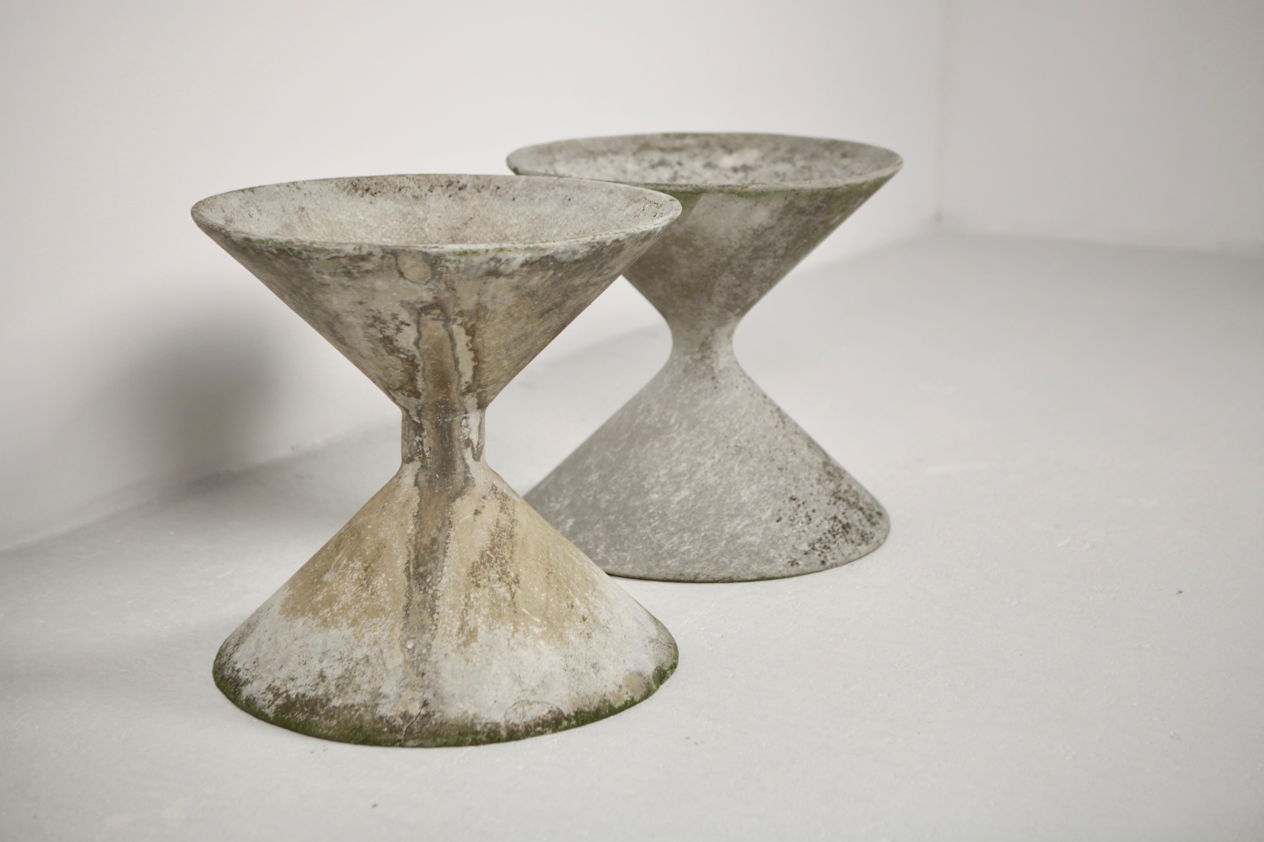 Mid-Century Modern Willy Guhl, Concrete Pair of Spindle Planters, Eternit, 1960s For Sale