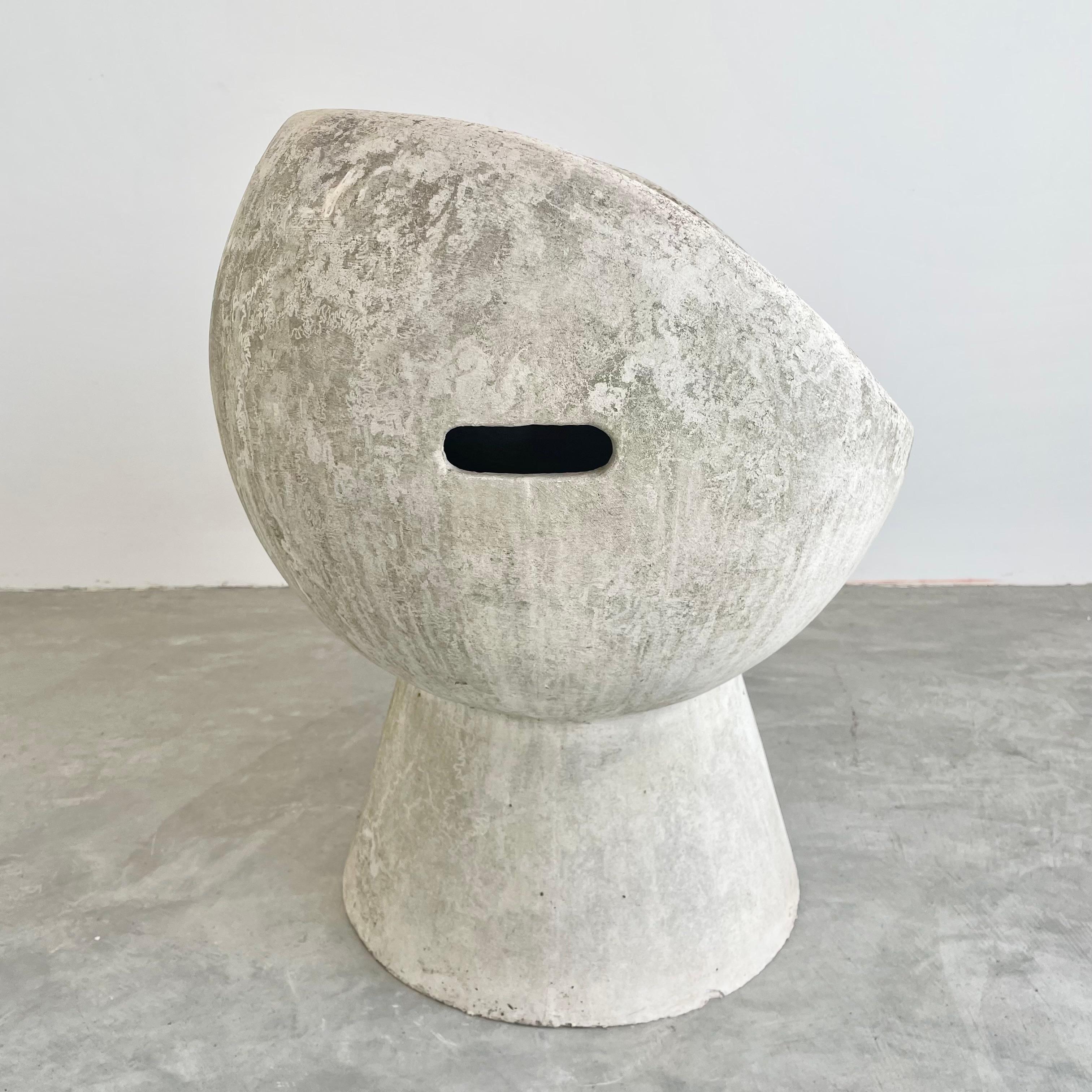 Willy Guhl Concrete Pod Chair, 1960s Switzerland In Good Condition In Los Angeles, CA