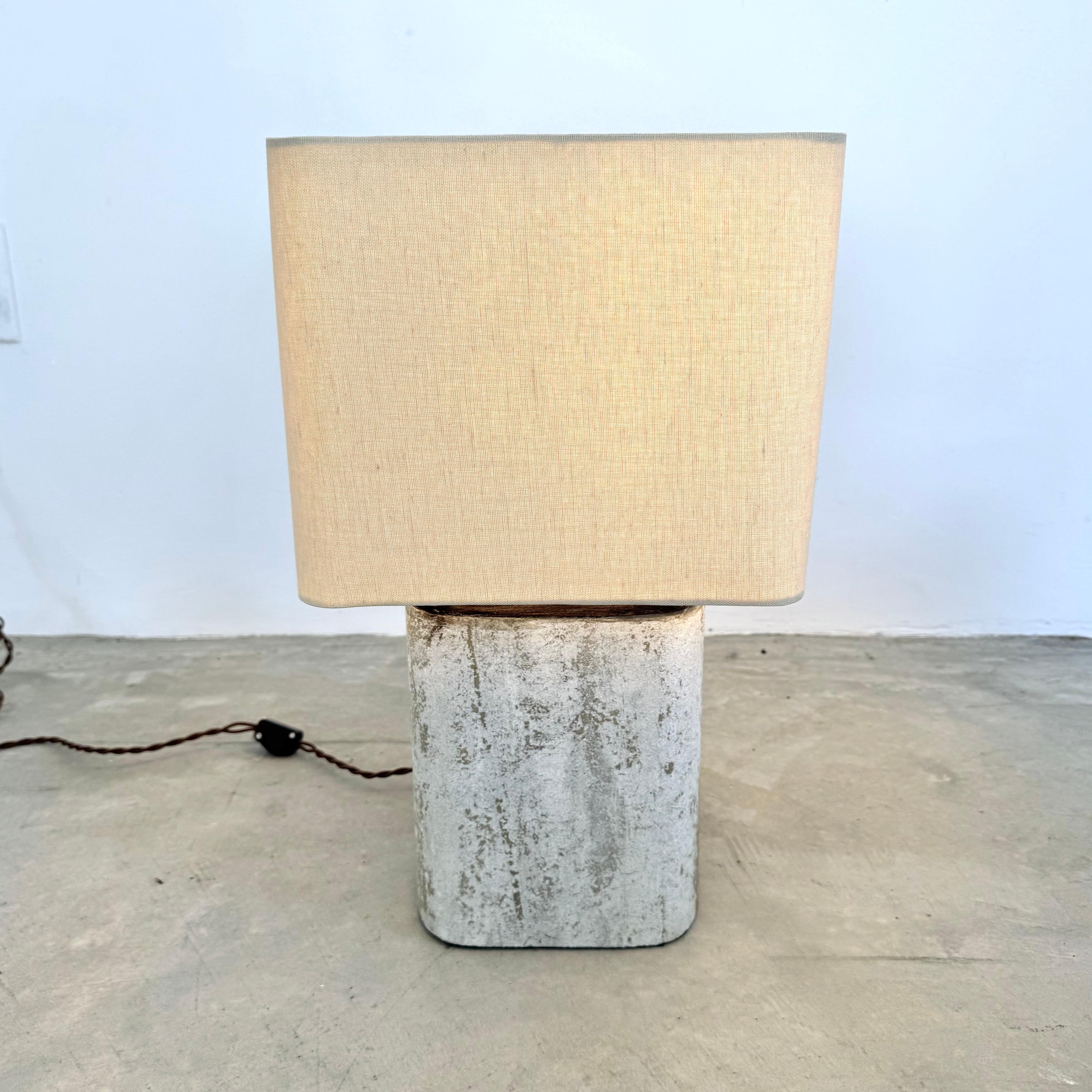 Lampada da tavolo in cemento di Willy Guhl, 1960, Svizzera In condizioni buone in vendita a Los Angeles, CA