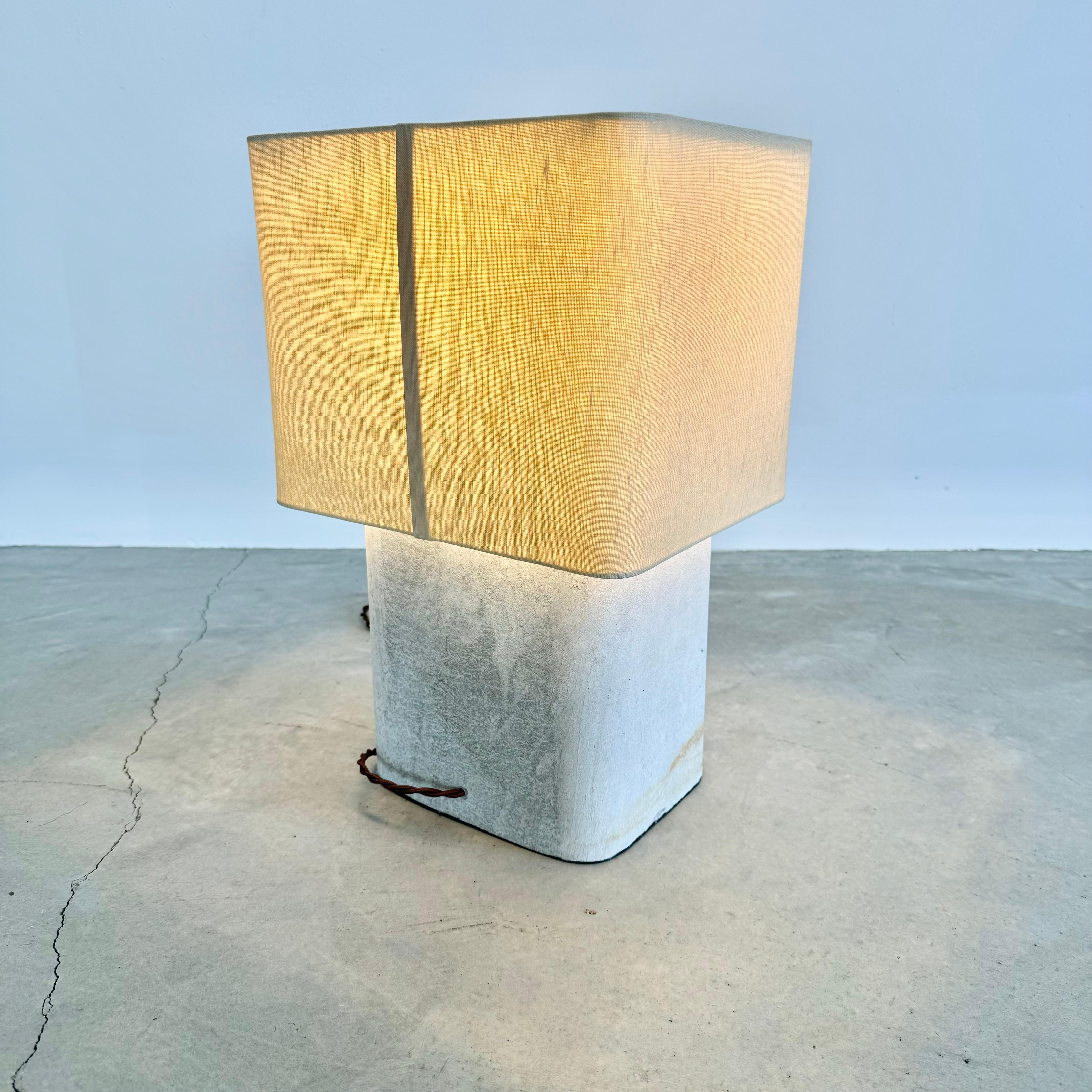 Lampada da tavolo in cemento di Willy Guhl, 1960, Svizzera in vendita 3