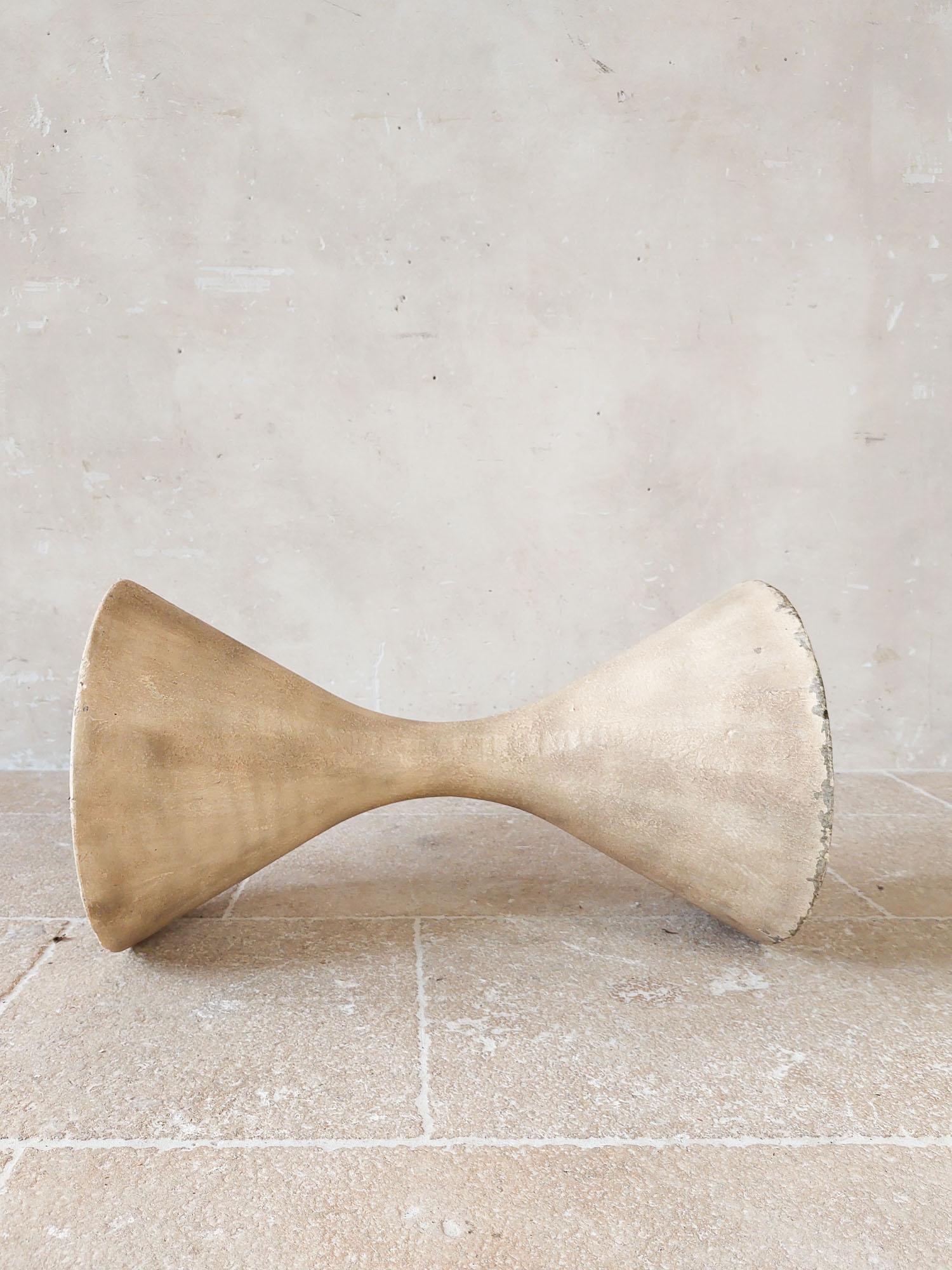 Beautiful 'Diablo' concrete spindel planter by Swiss architect Willy Guhl. Manufactured by Eternit AG, who produced all of Guhl's designs. Made from fiber cement, the planter is lightweight and durable in all climates. This sculptural hourglass