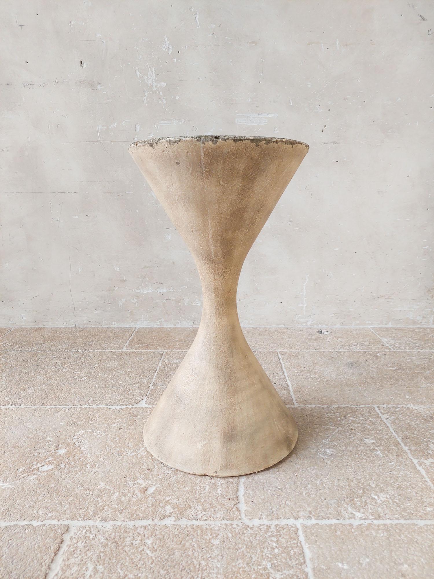 Swiss Willy Guhl Diablo Hourglass Planter by Eternit For Sale