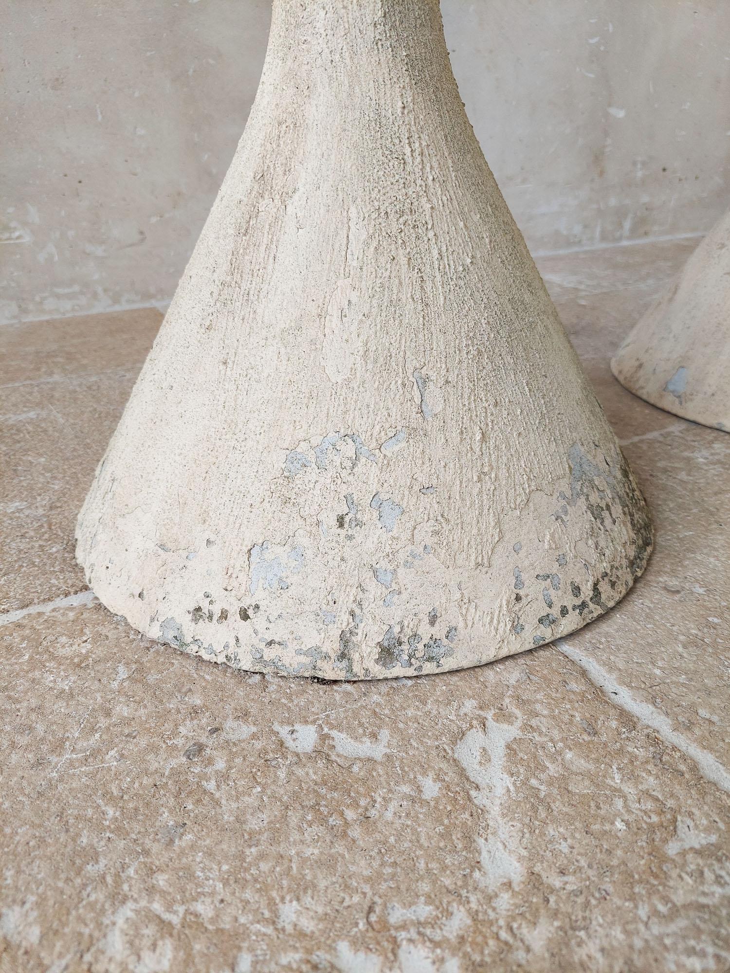 Willy Guhl Diablo Sanduhr-Pflanzgefäße von Eternit (Mitte des 20. Jahrhunderts) im Angebot