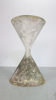Willy Guhl 'Diablo' Spindel Hourglass Concrete Planter, Switzerland, 1954