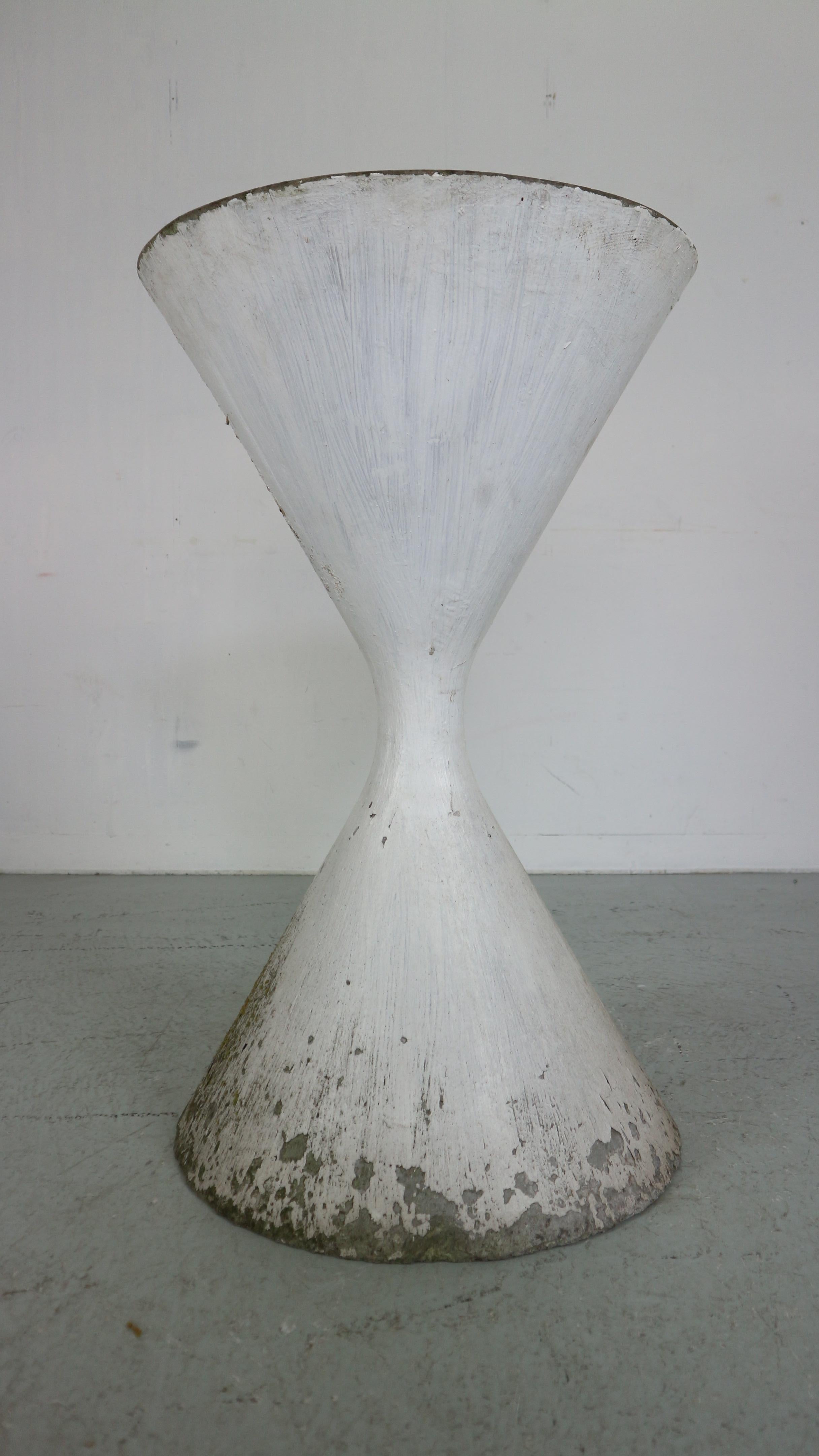 Mid-20th Century Willy Guhl 'Diablo' Spindel Hourglass Concrete Planter, Switzerland, 1954 For Sale