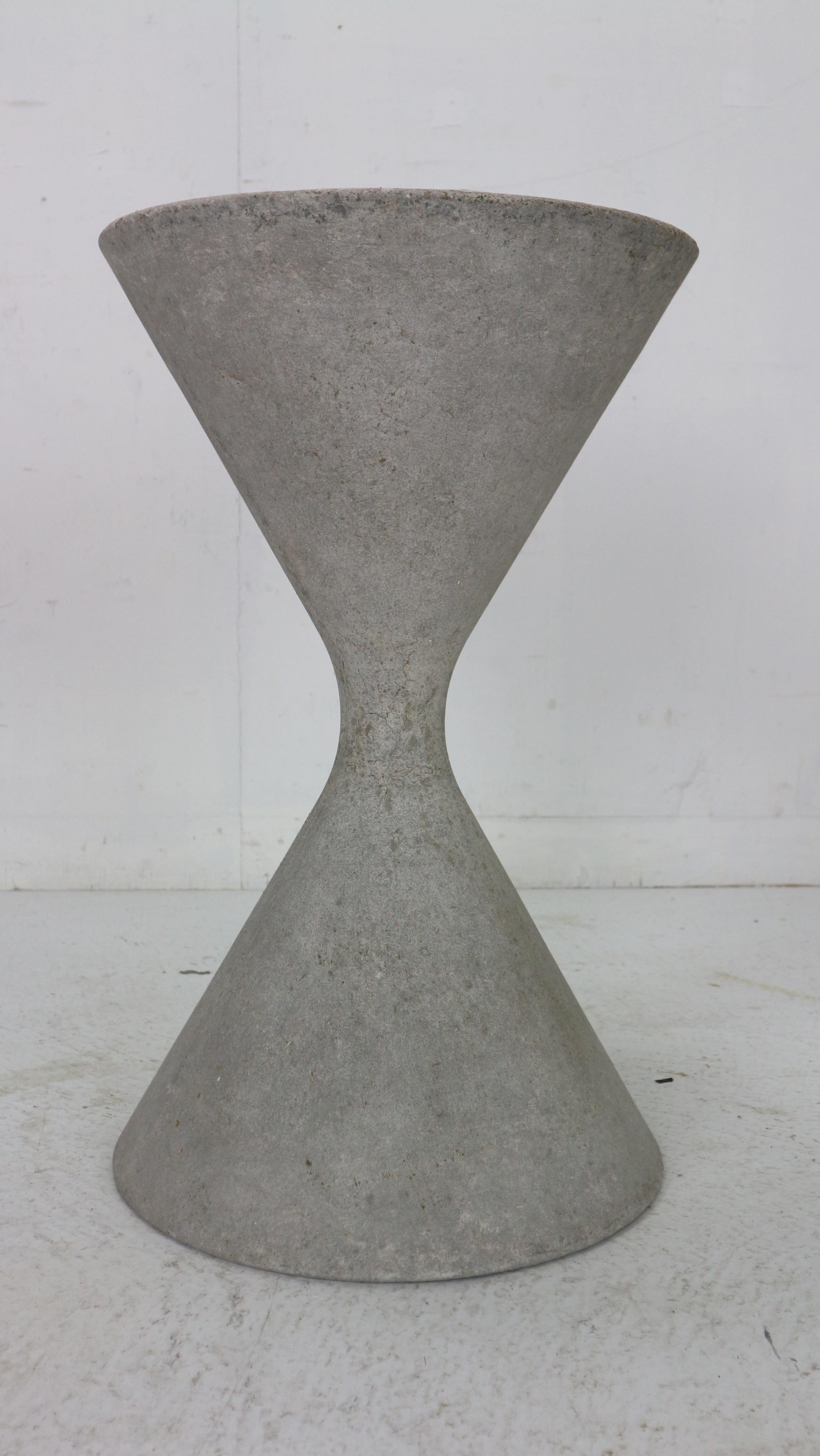 Cement Willy Guhl 'Diablo' Spindel Hourglass Concrete Planter, Switzerland, 1954