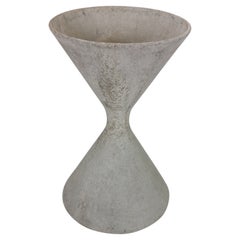 Willy Guhl 'Diablo' Spindel Hourglass Concrete Planter, Switzerland, 1954