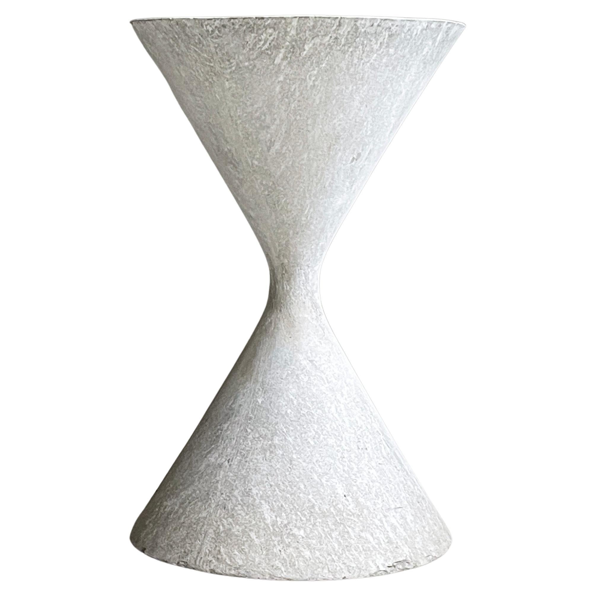 Concrete 'Diabolo' Spindel planter by Swiss designer, Willy Guhl. Produced by Eternit AG. Made in Switzerland 1960 - 1970.
Iconic mid century Swiss design. Perfect for garden, terrace, patio.
Solid fibre concrete construction. Tapered structure with