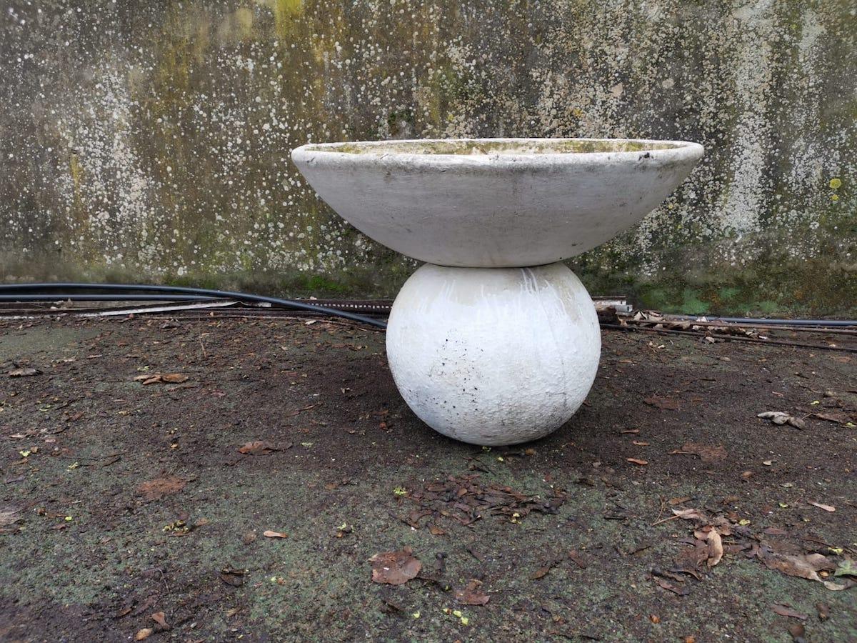 French Willy Guhl, Eternit, Garden Planter with Ball Stand for the Dish Shaped Planter