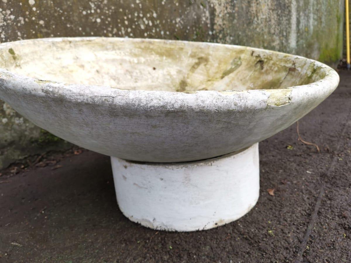 Willy Guhl for Eternit, a Mid-Century Modern Concrete Garden Planter with Stand In Good Condition For Sale In London, GB