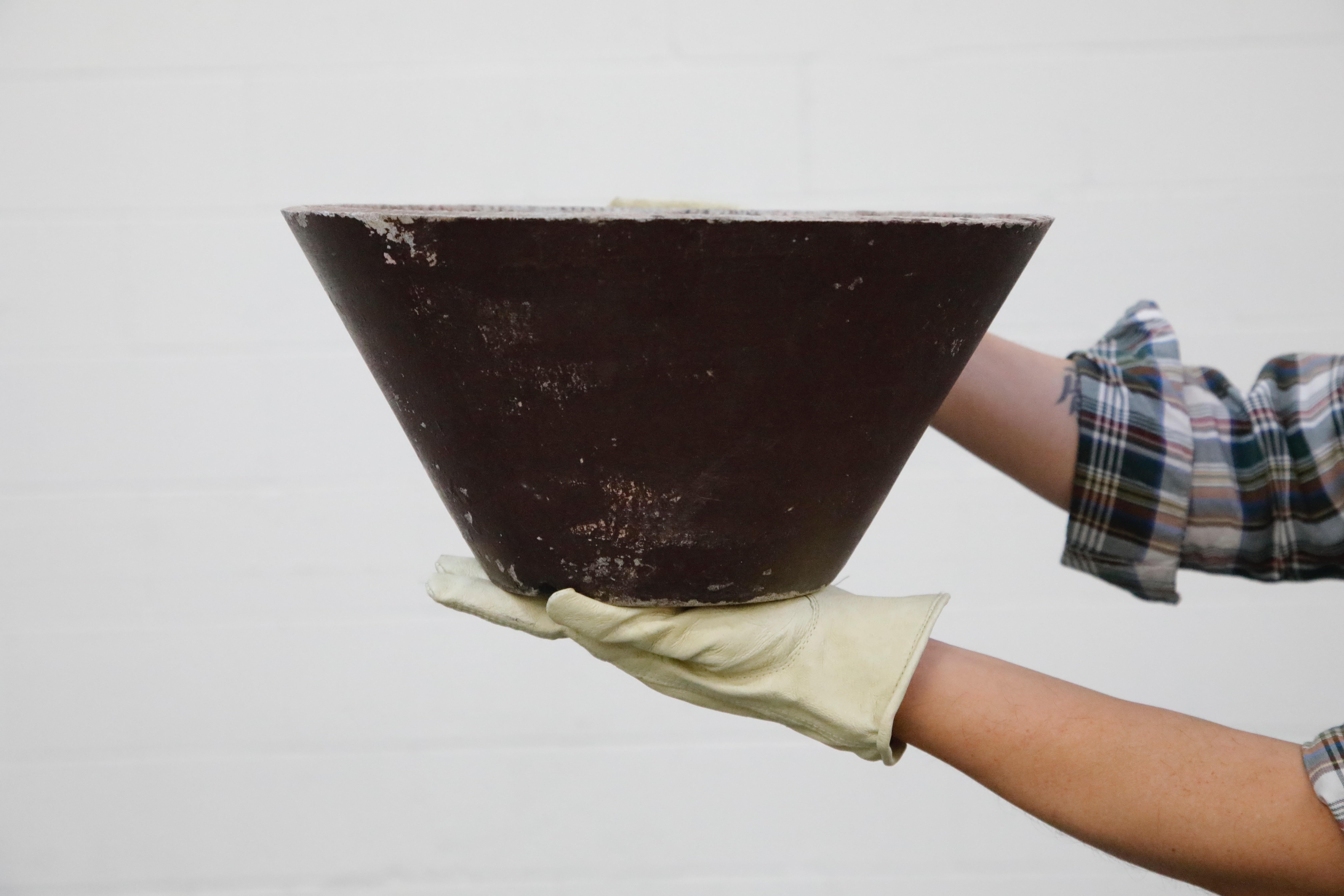 Willy Guhl for Eternit Cone Concrete Planter in Burgundy, circa 1968, Signed For Sale 3