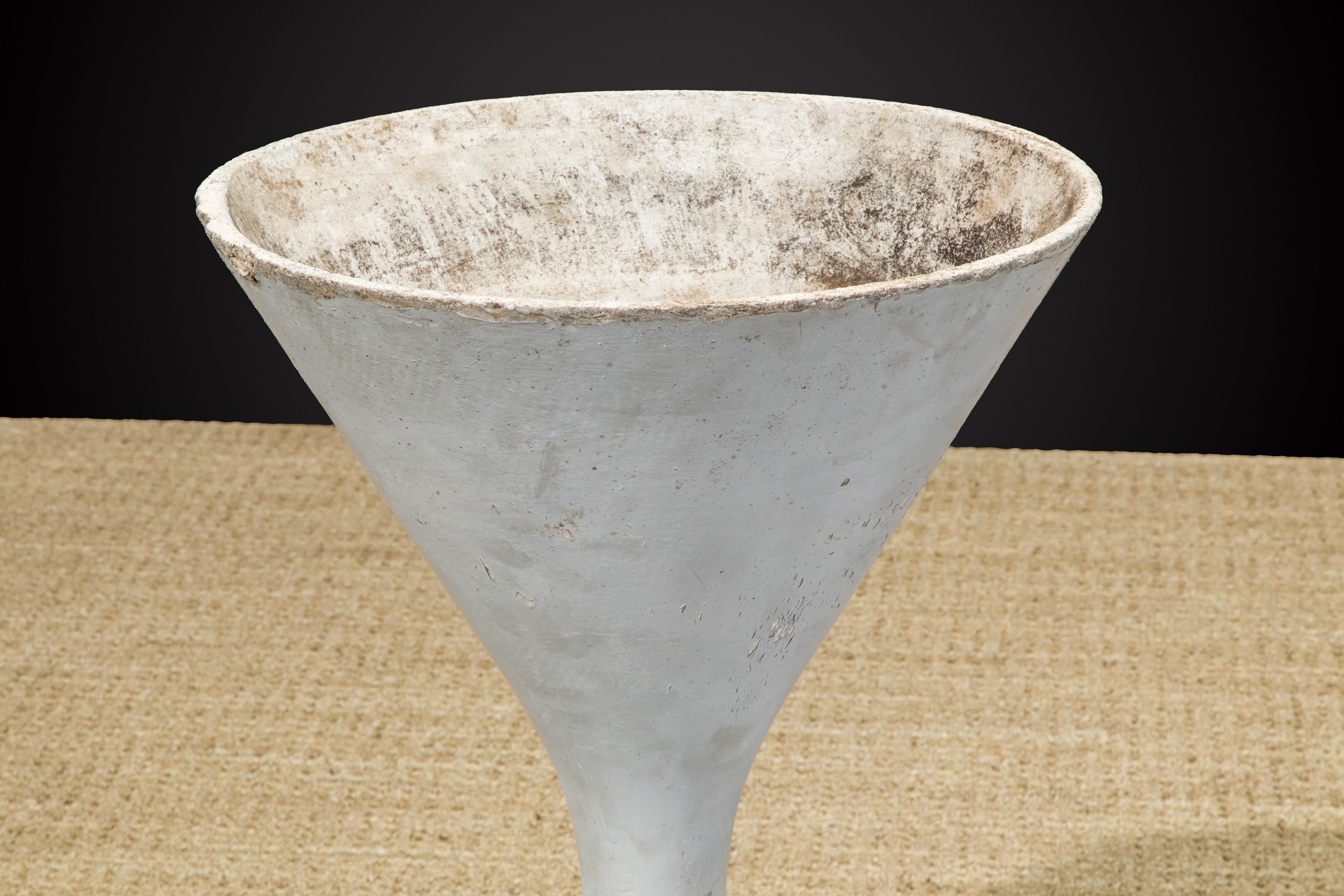 Swiss Willy Guhl for Eternit 'Diablo' Concrete Hourglass Planters, c 1968 For Sale