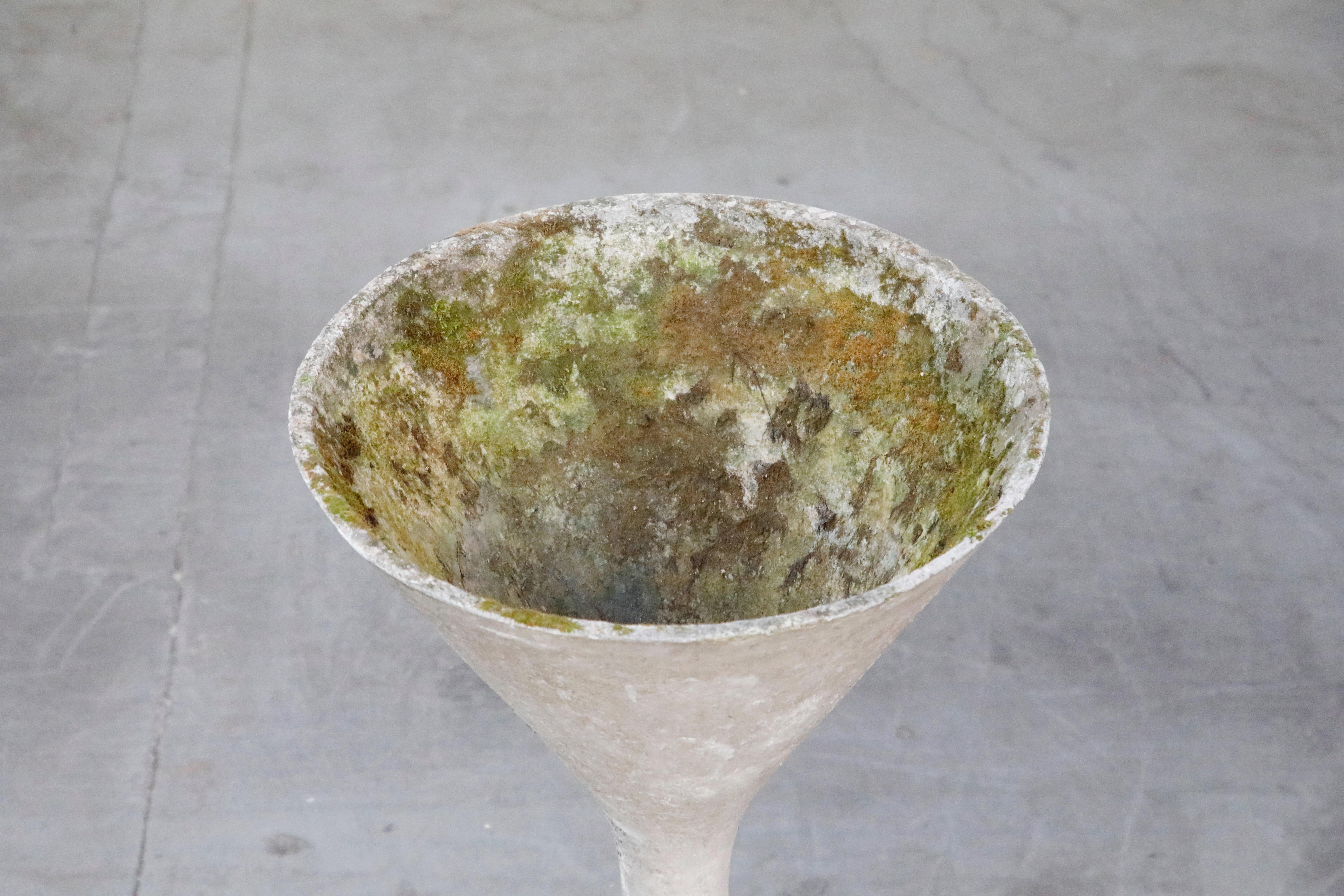 Willy Guhl for Eternit Extra-Large 'Diablo' Hourglass Concrete Planter, c. 1968 3