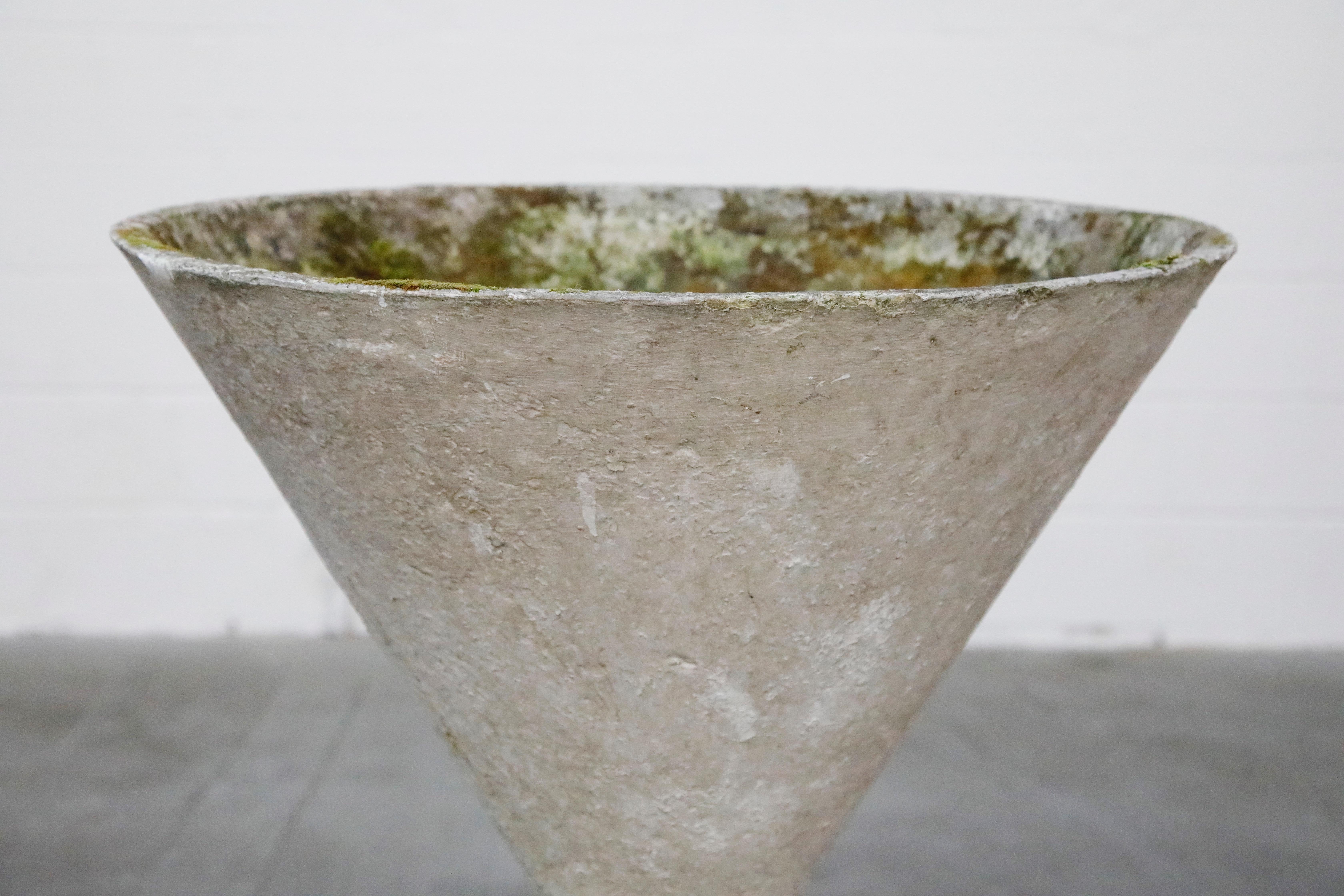 Willy Guhl for Eternit Extra-Large 'Diablo' Hourglass Concrete Planter, c. 1968 5