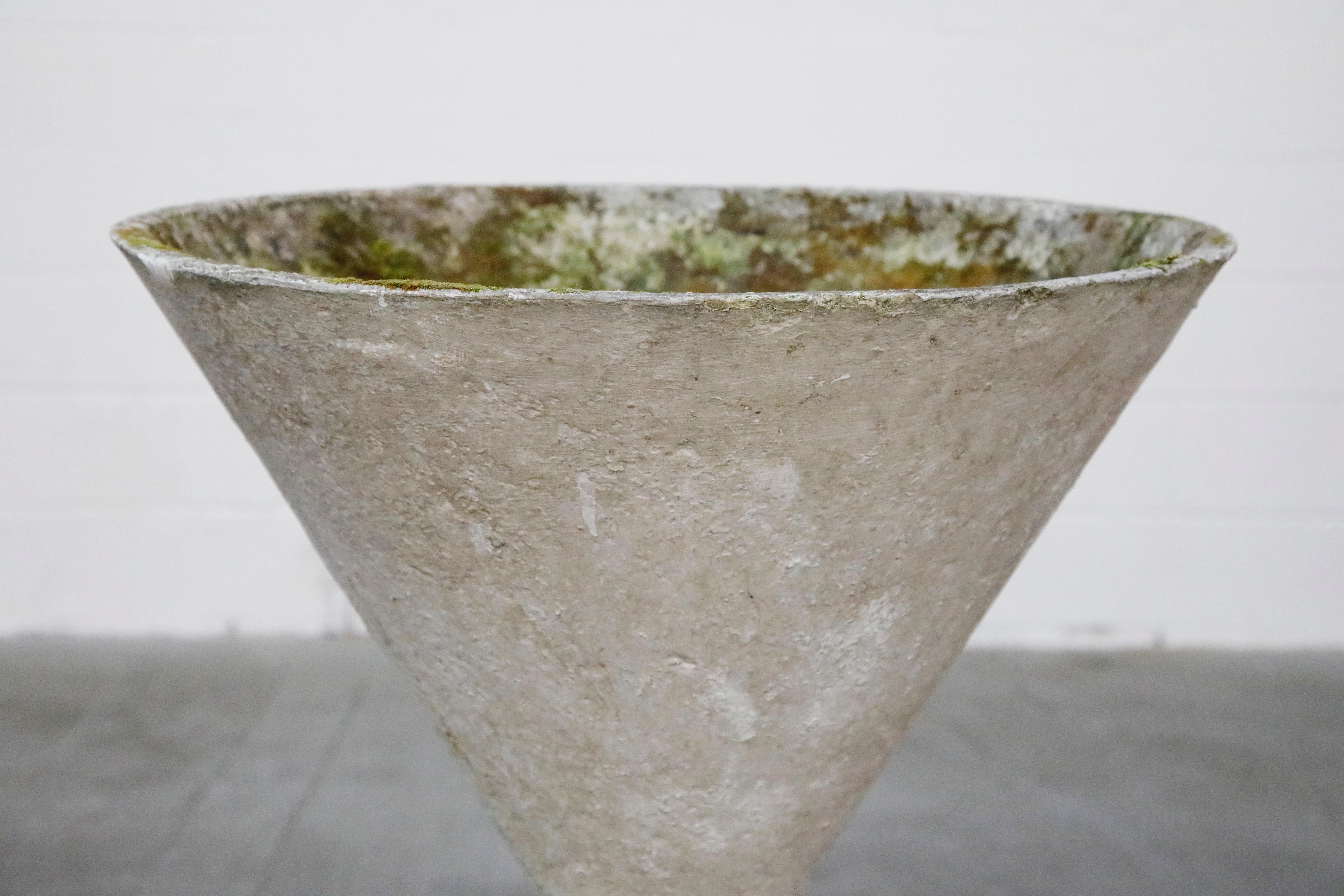 Willy Guhl for Eternit Extra-Large 'Diablo' Hourglass Concrete Planter, c. 1968 5