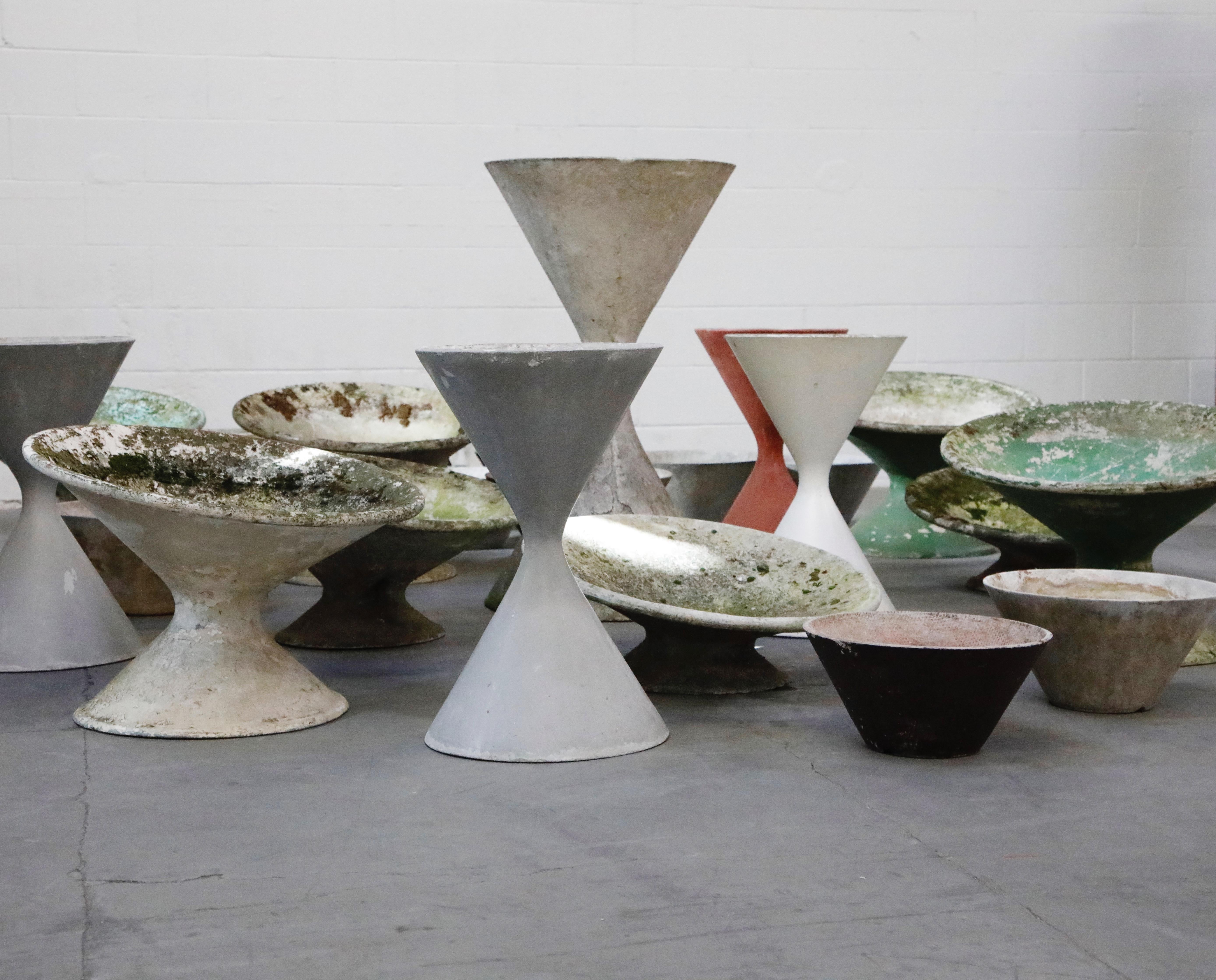 Willy Guhl for Eternit Extra-Large 'Diablo' Hourglass Concrete Planter, c. 1968 10