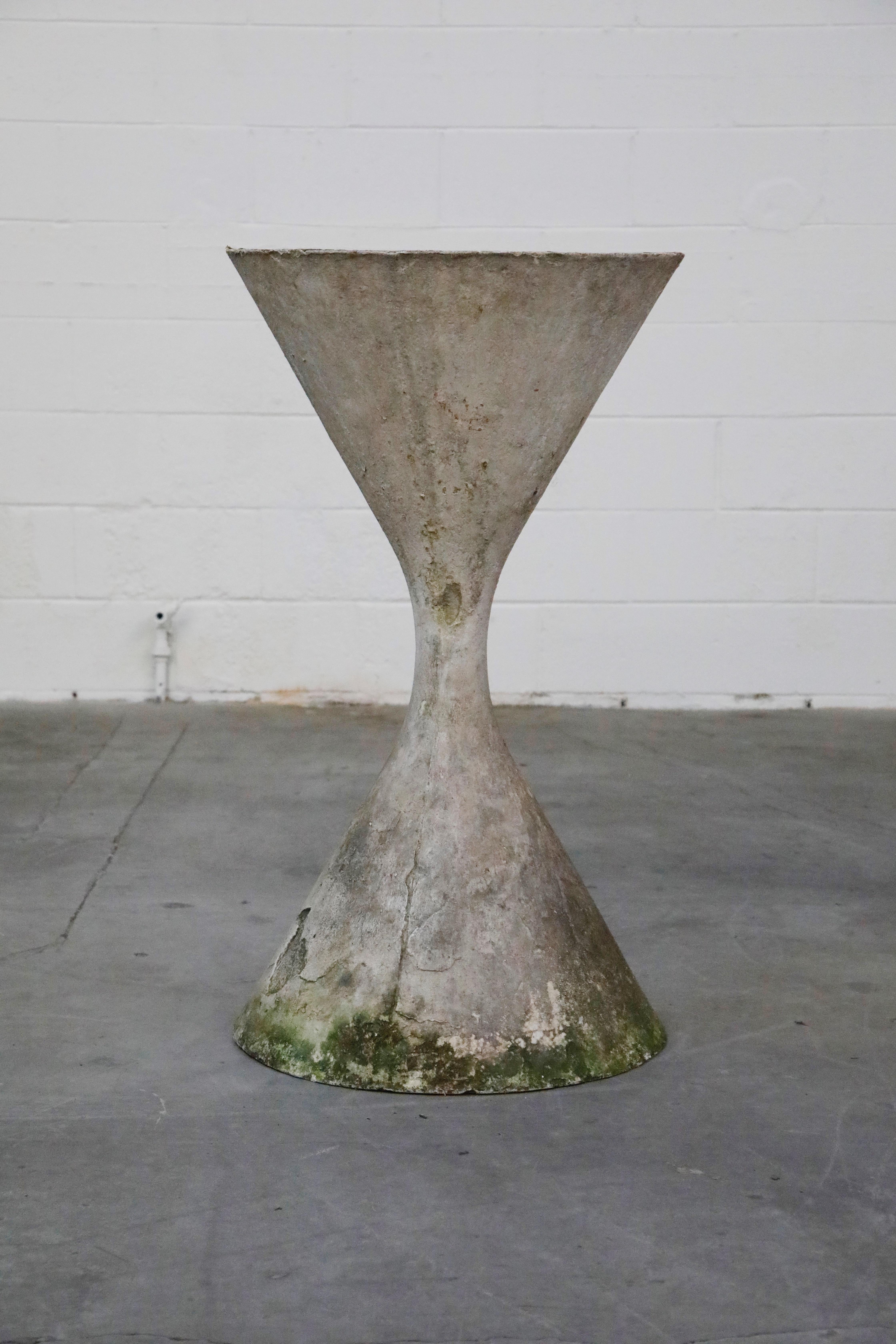 Modern Willy Guhl for Eternit Extra-Large 'Diablo' Hourglass Concrete Planter, c. 1968