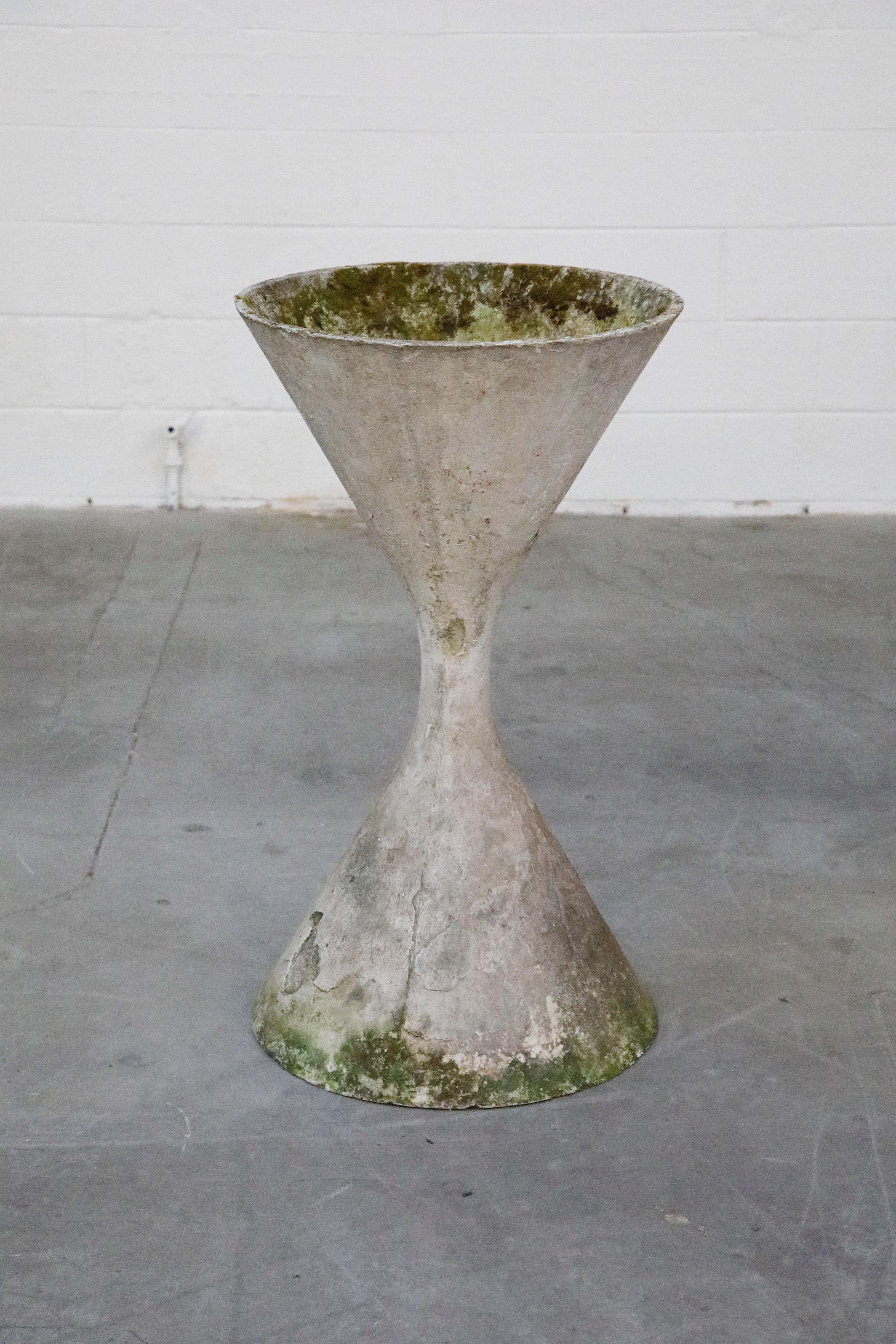 Willy Guhl for Eternit Extra-Large 'Diablo' Hourglass Concrete Planter, c. 1968 In Good Condition In Los Angeles, CA