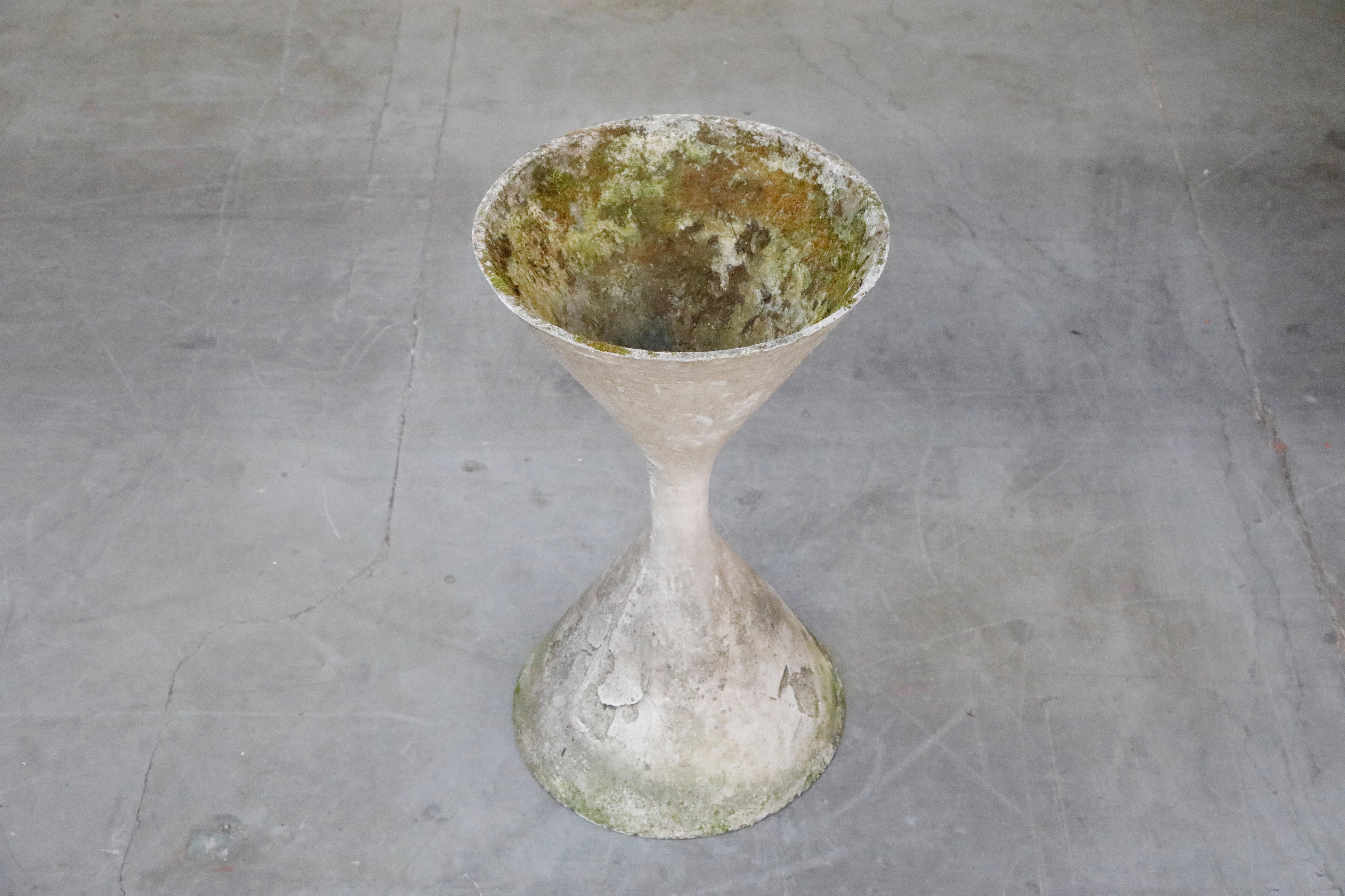 Willy Guhl for Eternit Extra-Large 'Diablo' Hourglass Concrete Planter, c. 1968 2