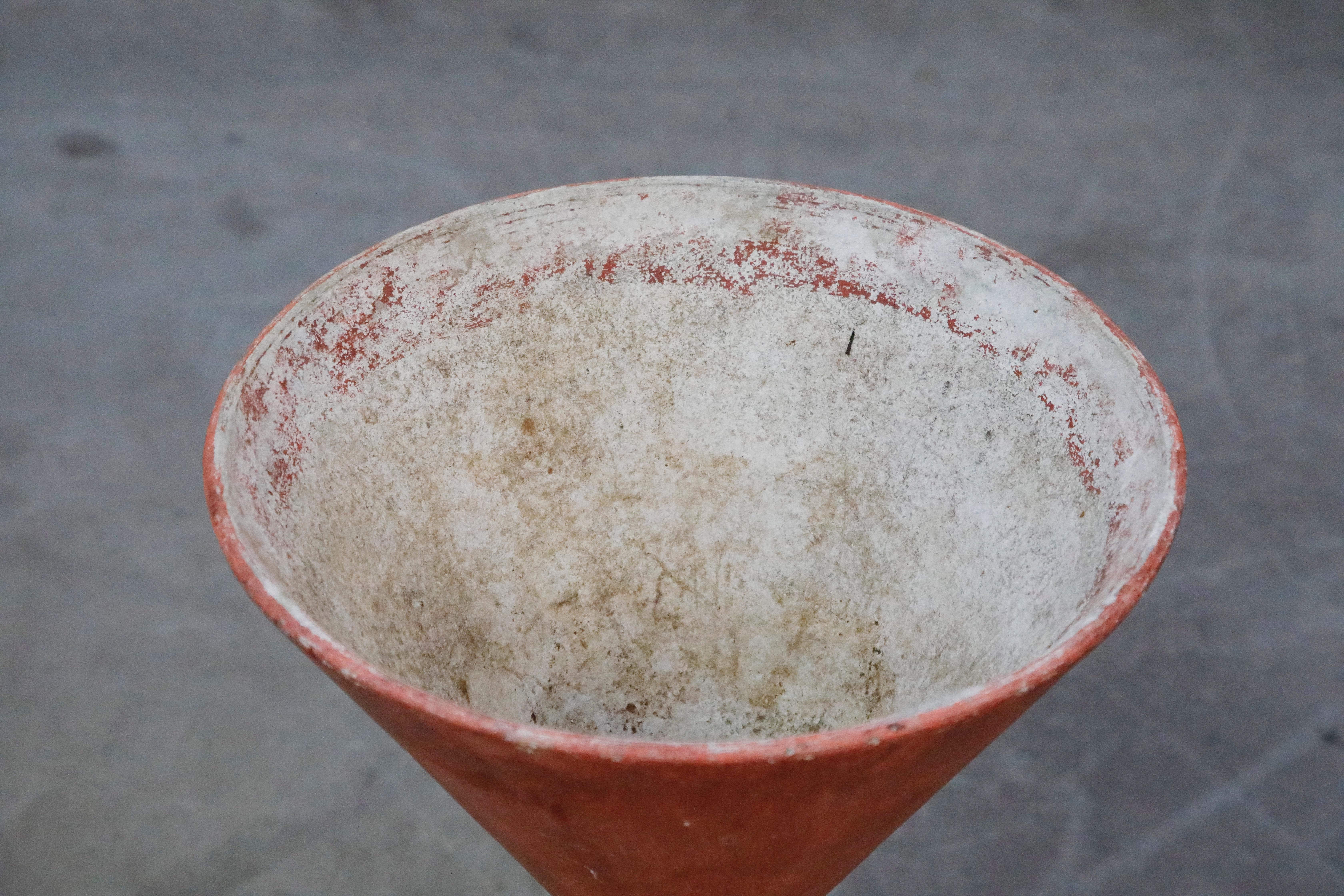 Willy Guhl for Eternit 'Diablo' Model 554 Hourglass Concrete Planter, Signed 7