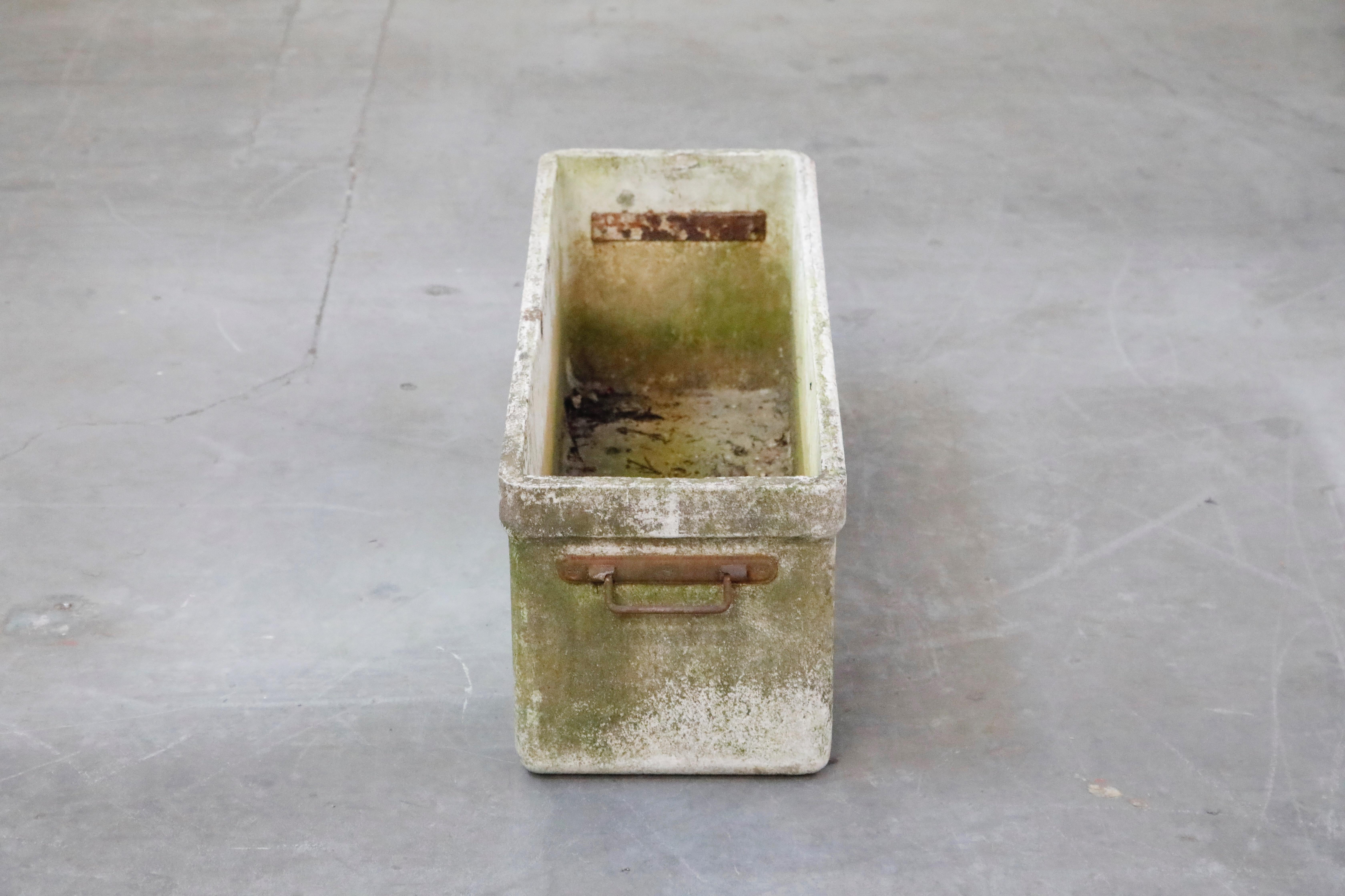 Concrete Willy Guhl for Eternit Large Rectangular Planter with Handles, circa 1968 For Sale
