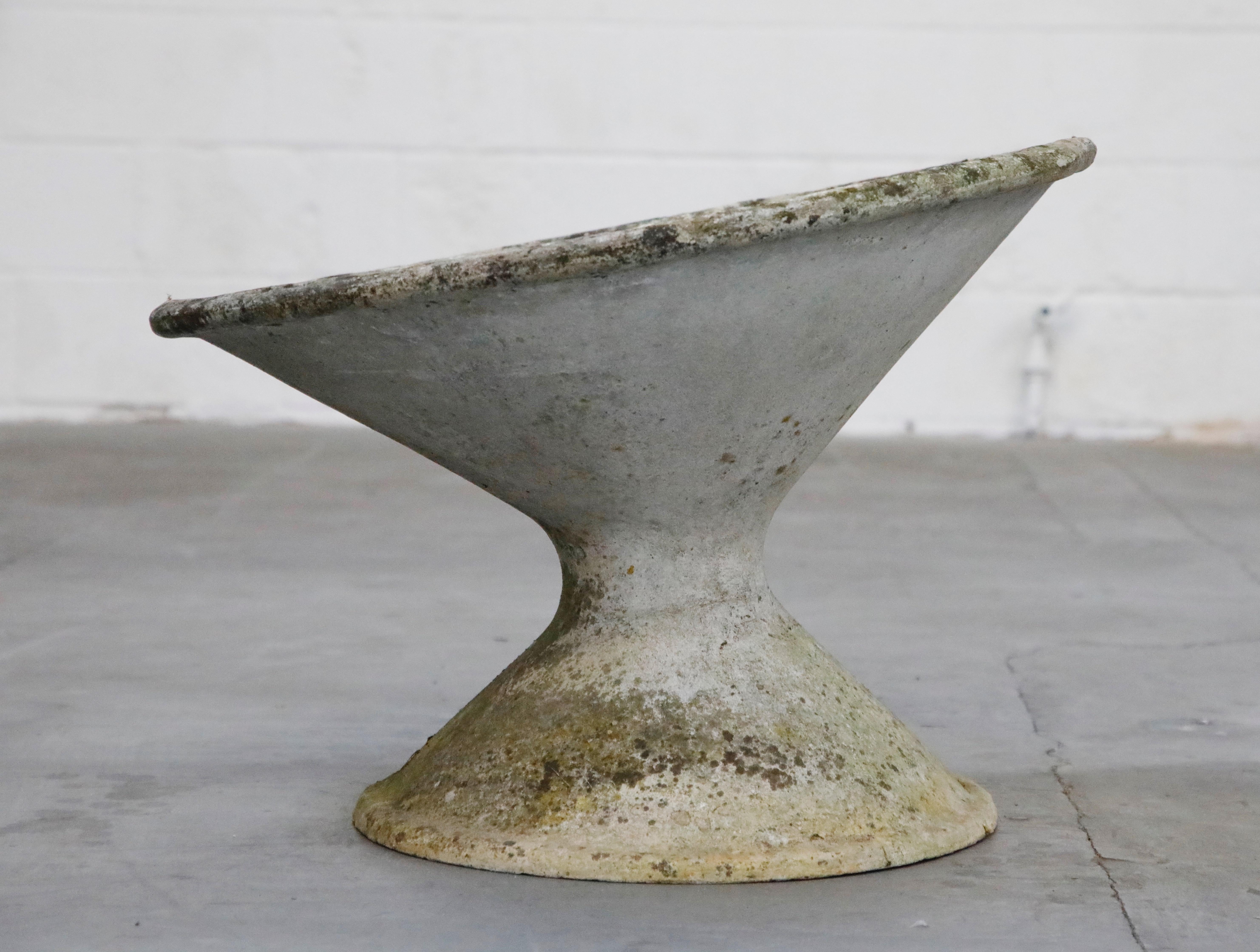 Concrete Willy Guhl for Eternit Large Sized Tilted Spindle Planter, circa 1968, Signed