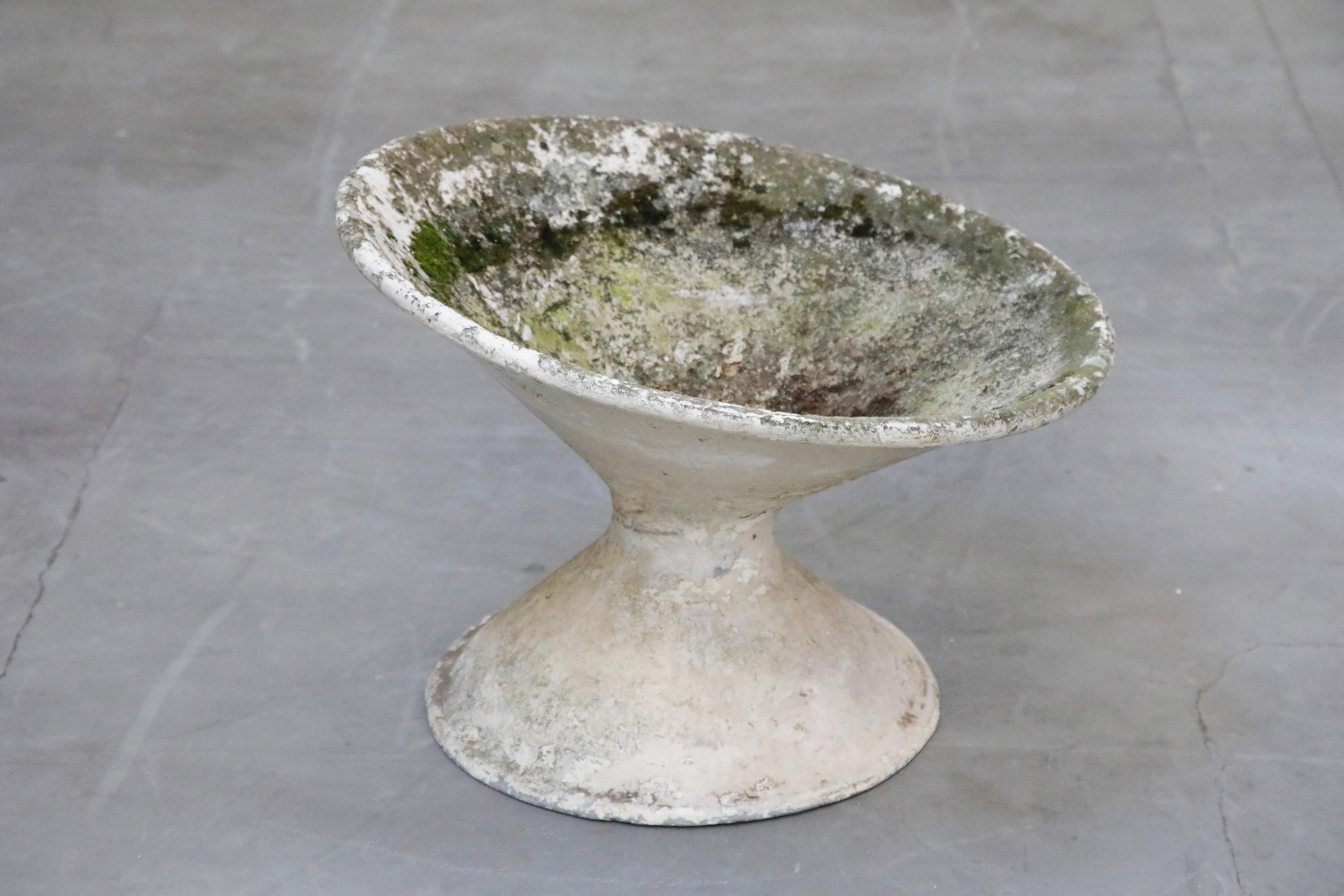 Mid-20th Century Willy Guhl for Eternit Large Sized Tilted Concrete Planters, circa 1968